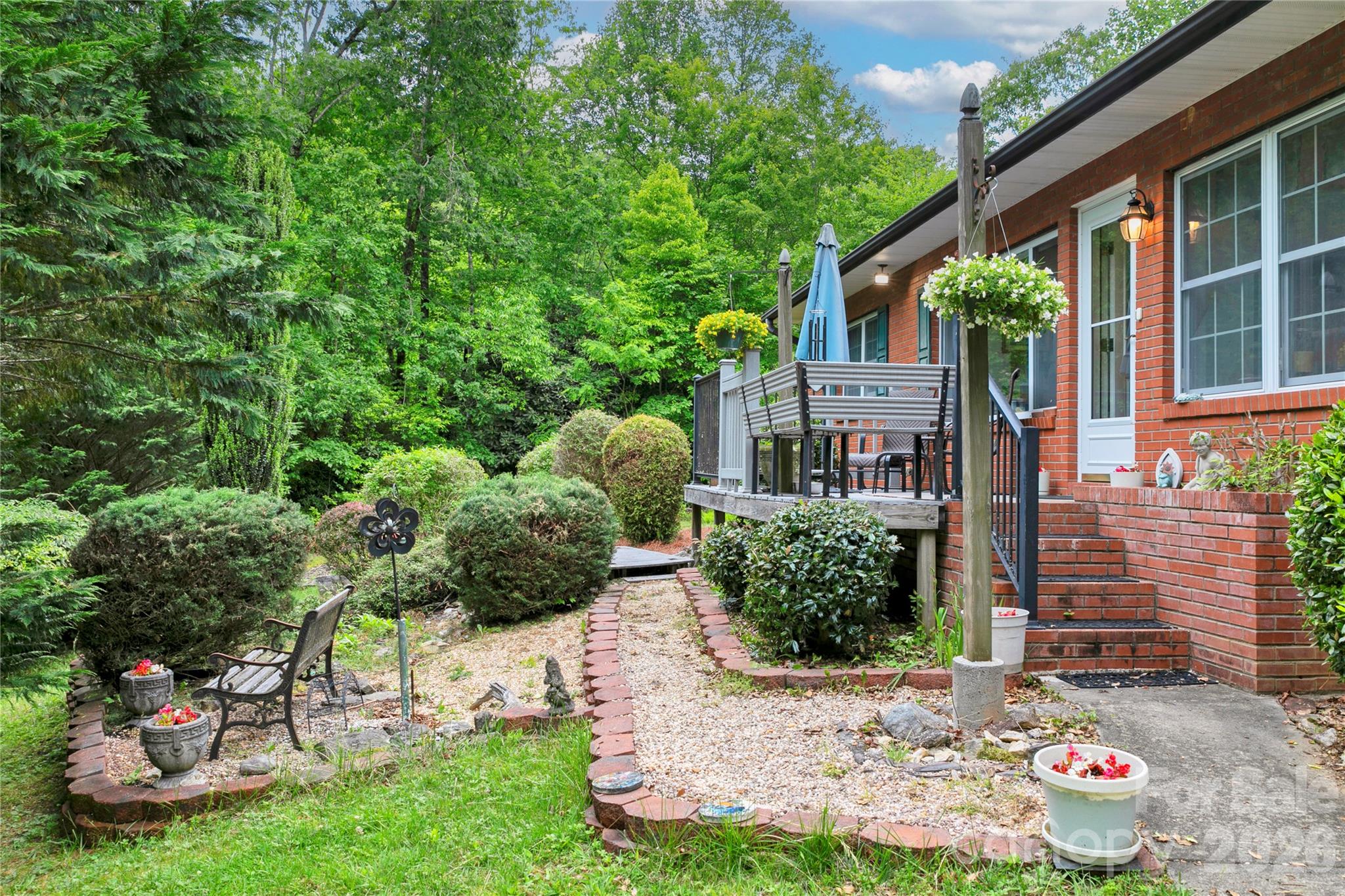 229 Hubbard Hollow Road — Rosman