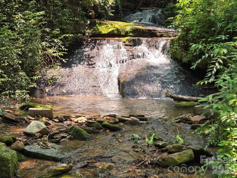 229 Hubbard Hollow Road — Rosman