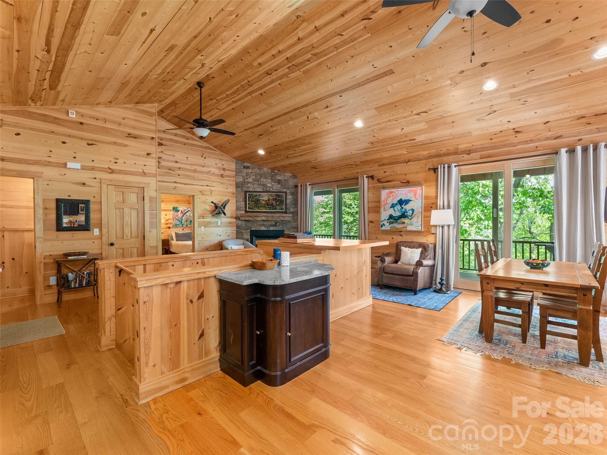 350 Laurel Mountain Trail — Saluda