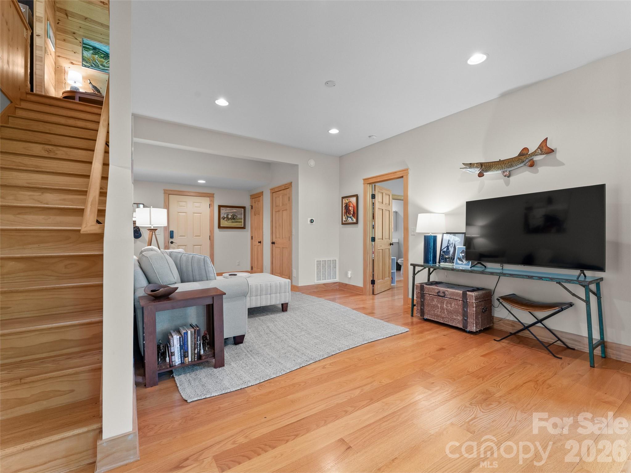 350 Laurel Mountain Trail — Saluda
