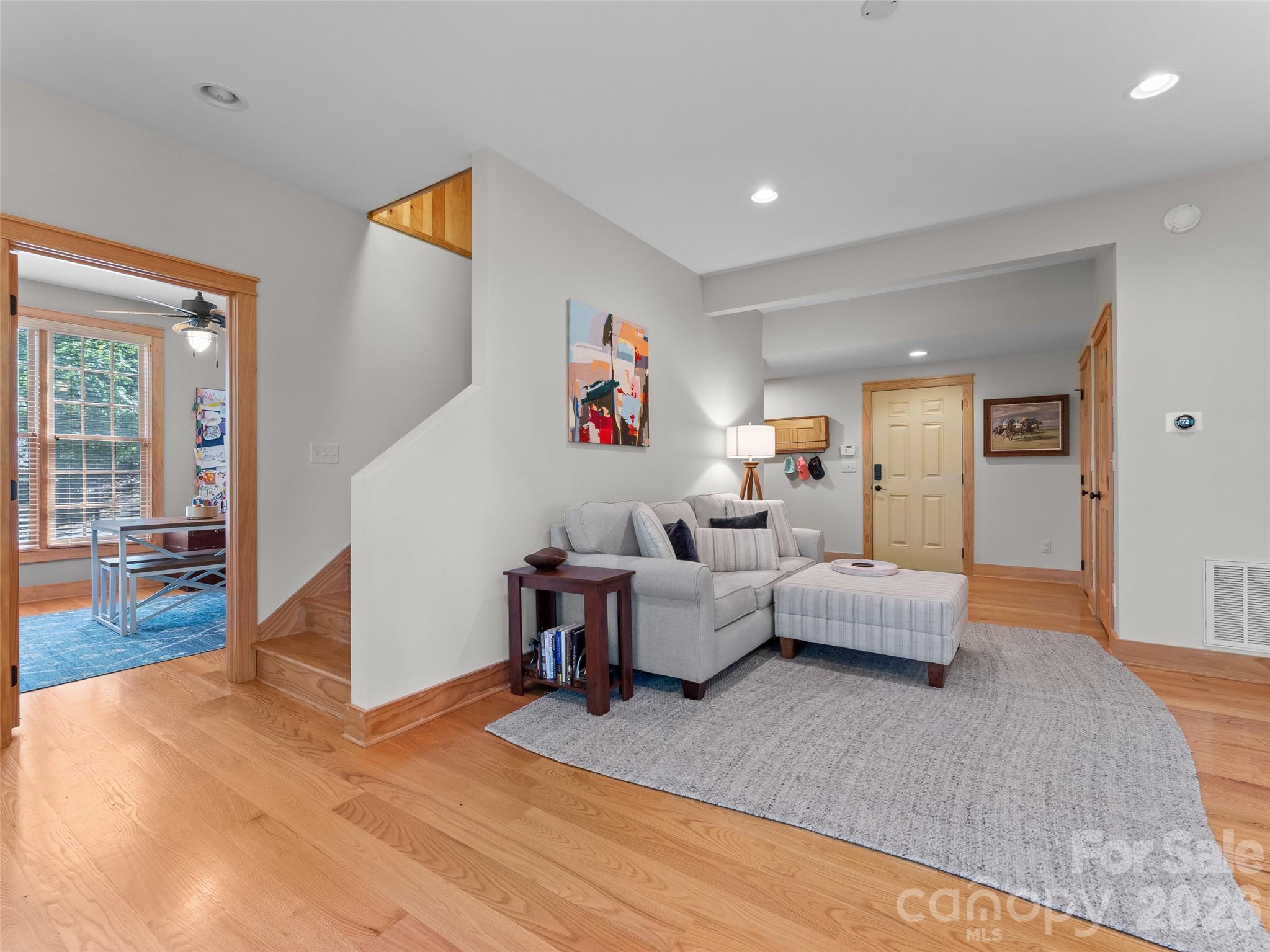350 Laurel Mountain Trail — Saluda