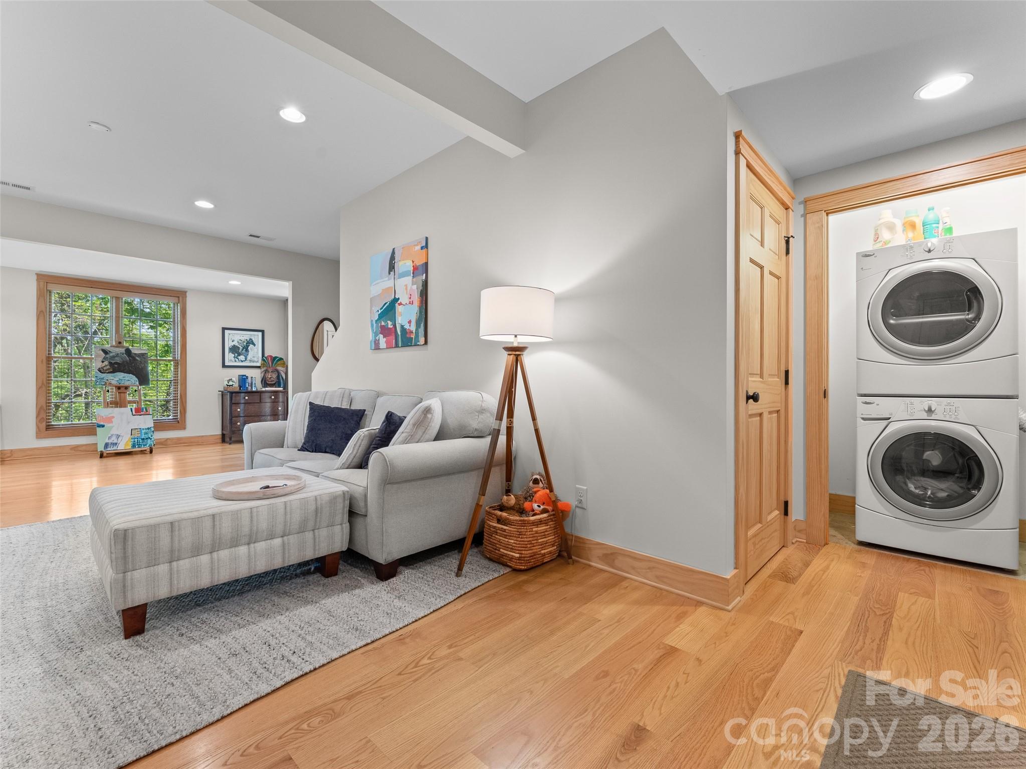 350 Laurel Mountain Trail — Saluda
