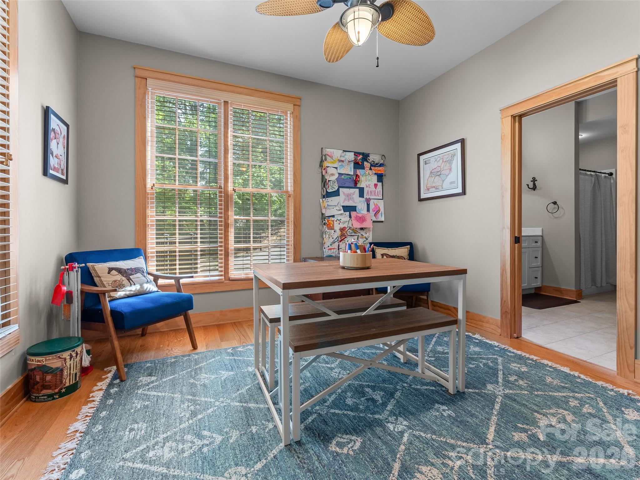 350 Laurel Mountain Trail — Saluda