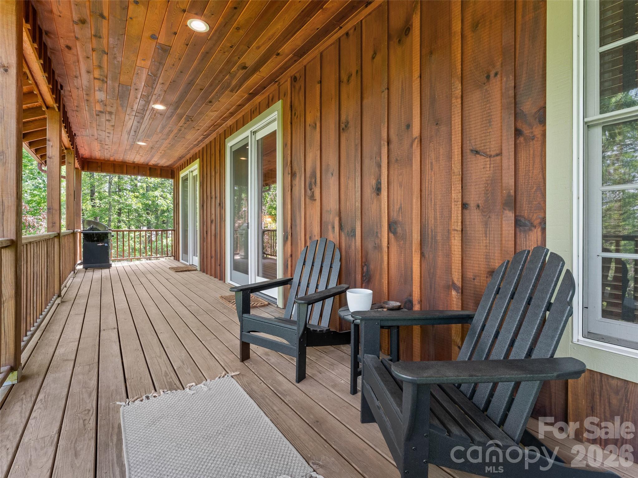 350 Laurel Mountain Trail — Saluda