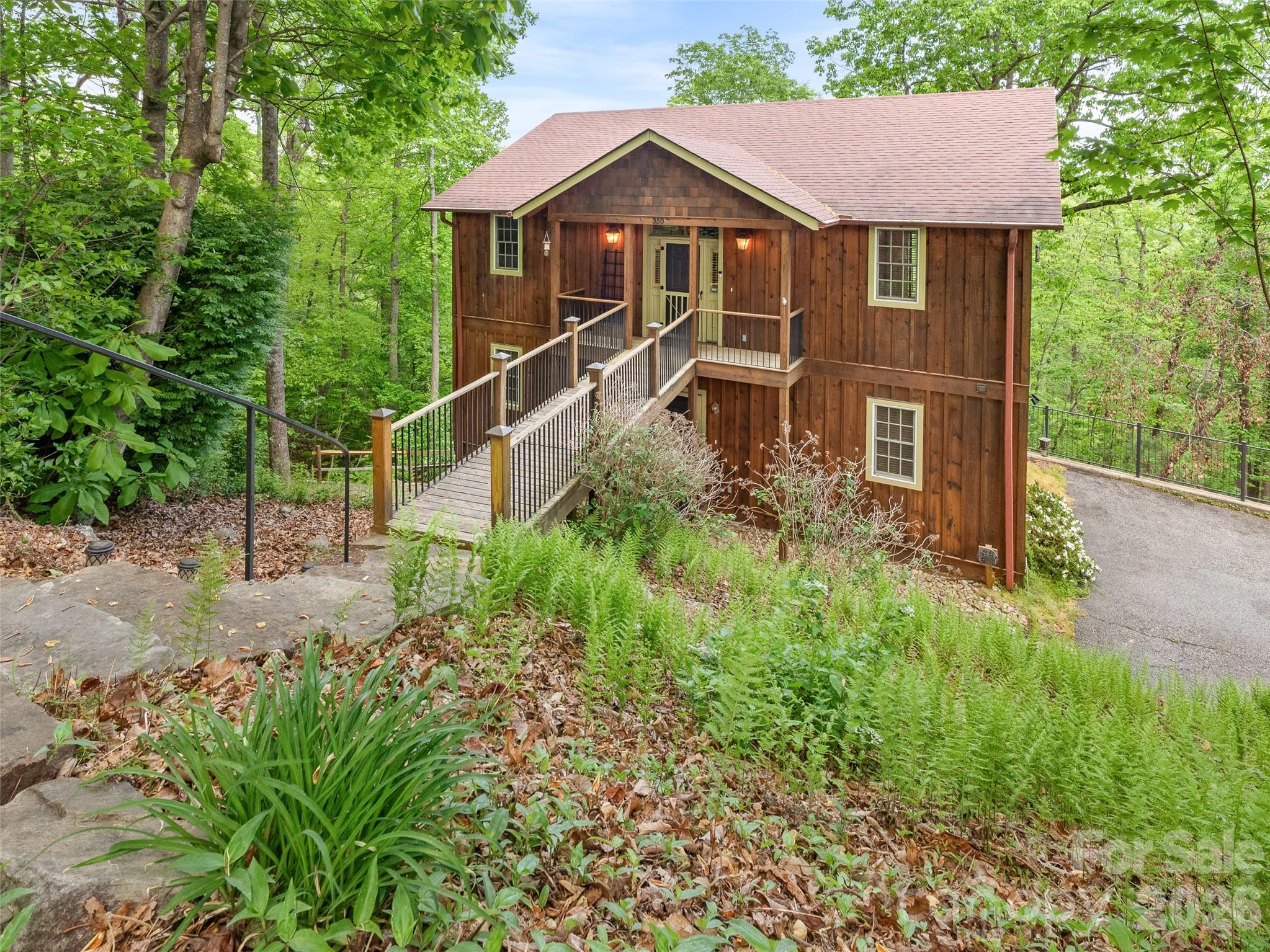 350 Laurel Mountain Trail — Saluda