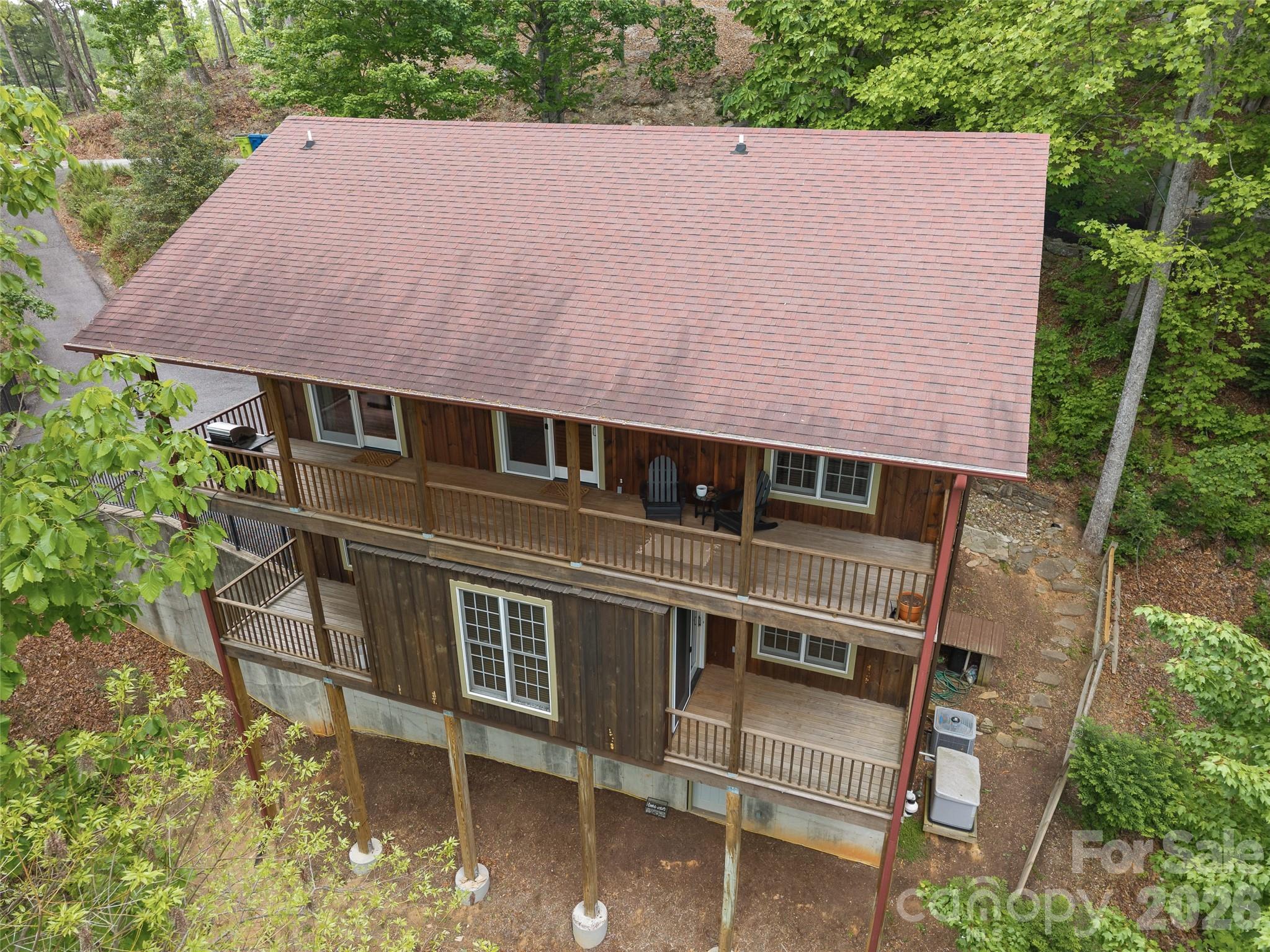 350 Laurel Mountain Trail — Saluda