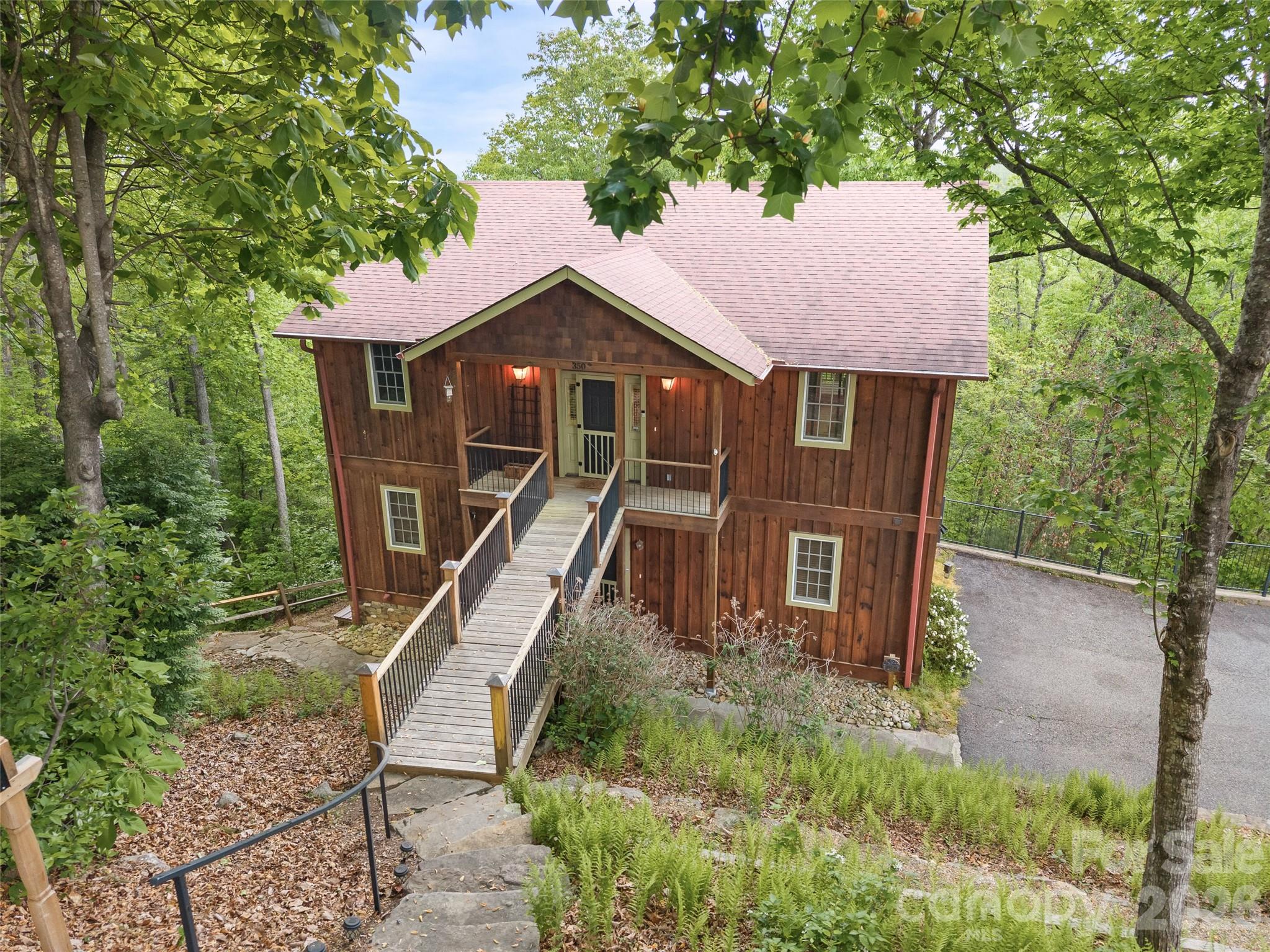 350 Laurel Mountain Trail — Saluda