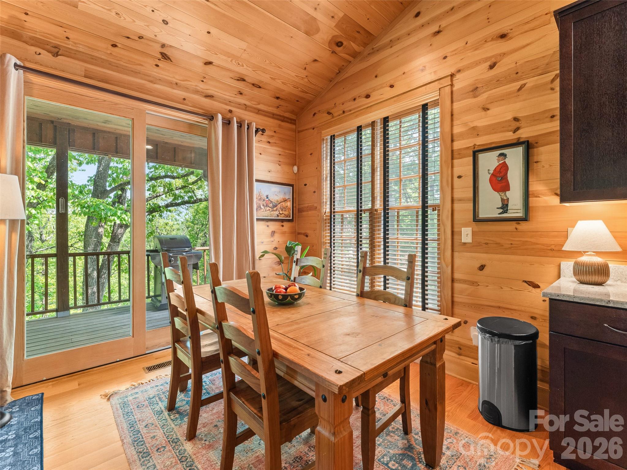 350 Laurel Mountain Trail — Saluda