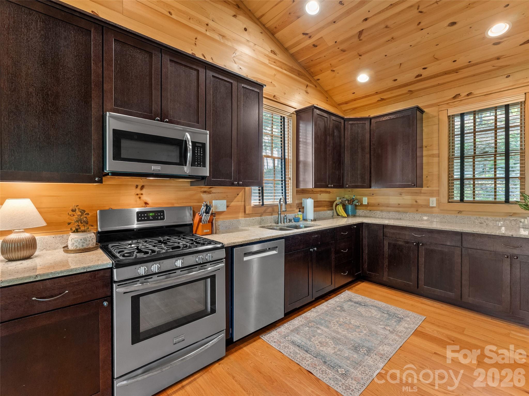 350 Laurel Mountain Trail — Saluda
