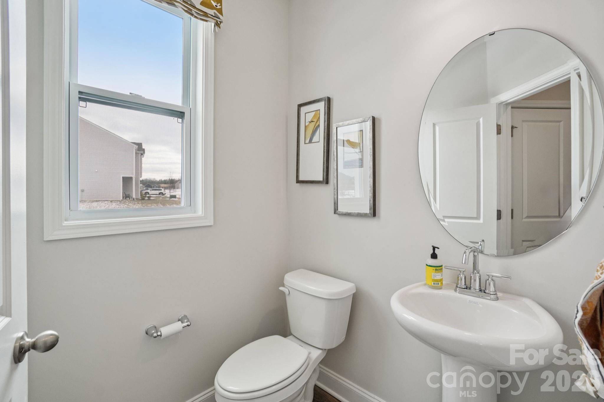 372 Creekview Road — Hendersonville