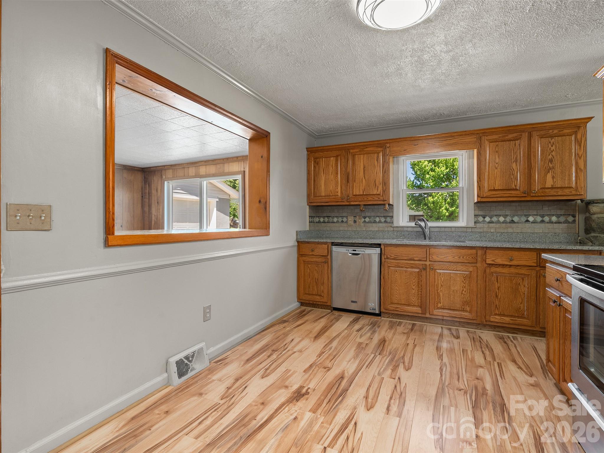 17 W Farley Street — Waynesville