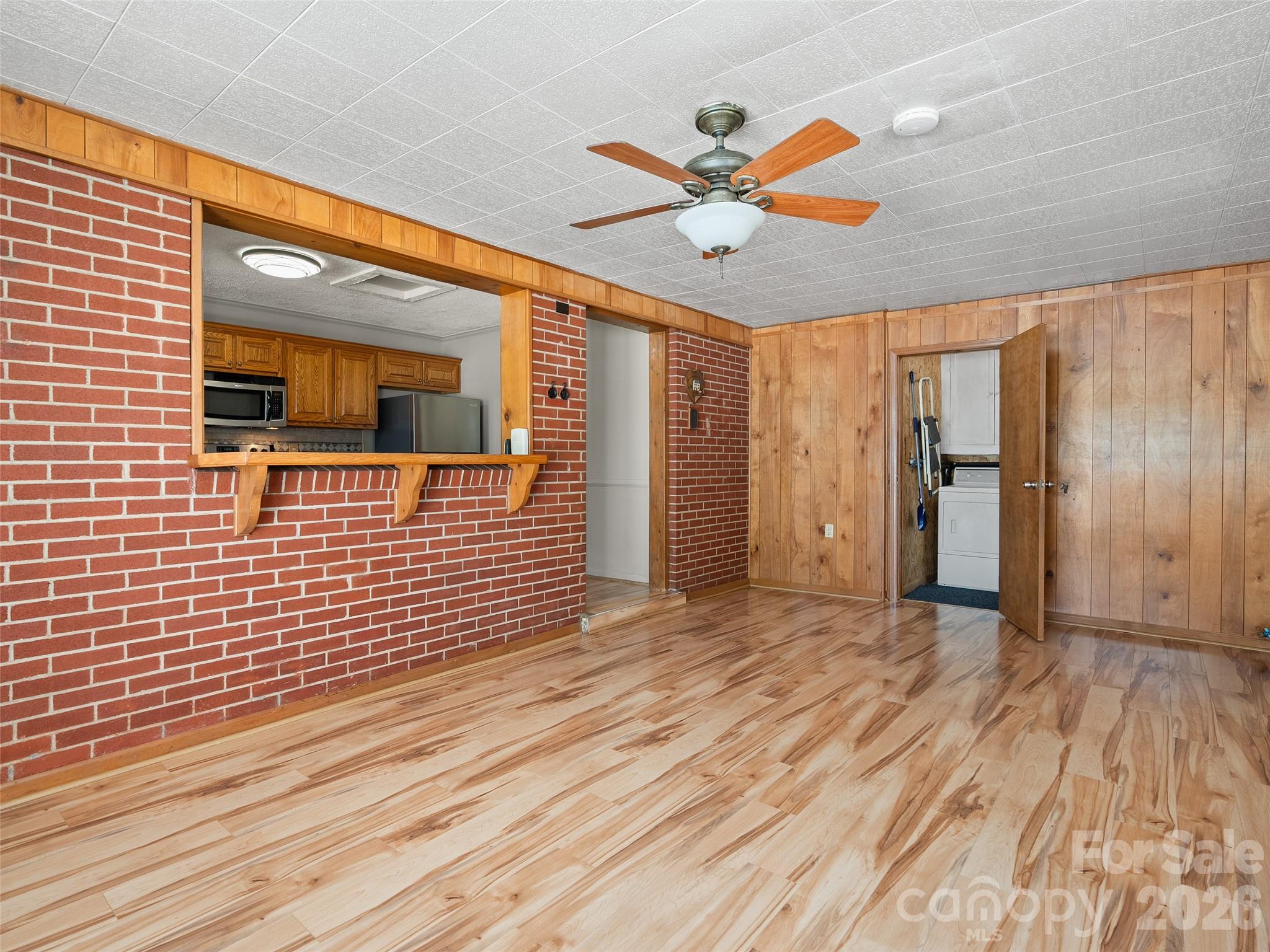 17 W Farley Street — Waynesville