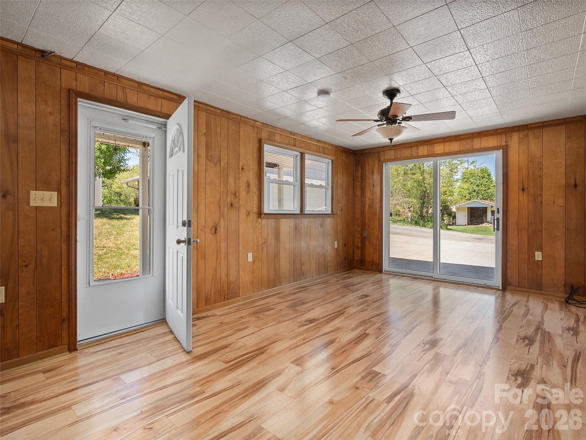 17 W Farley Street — Waynesville