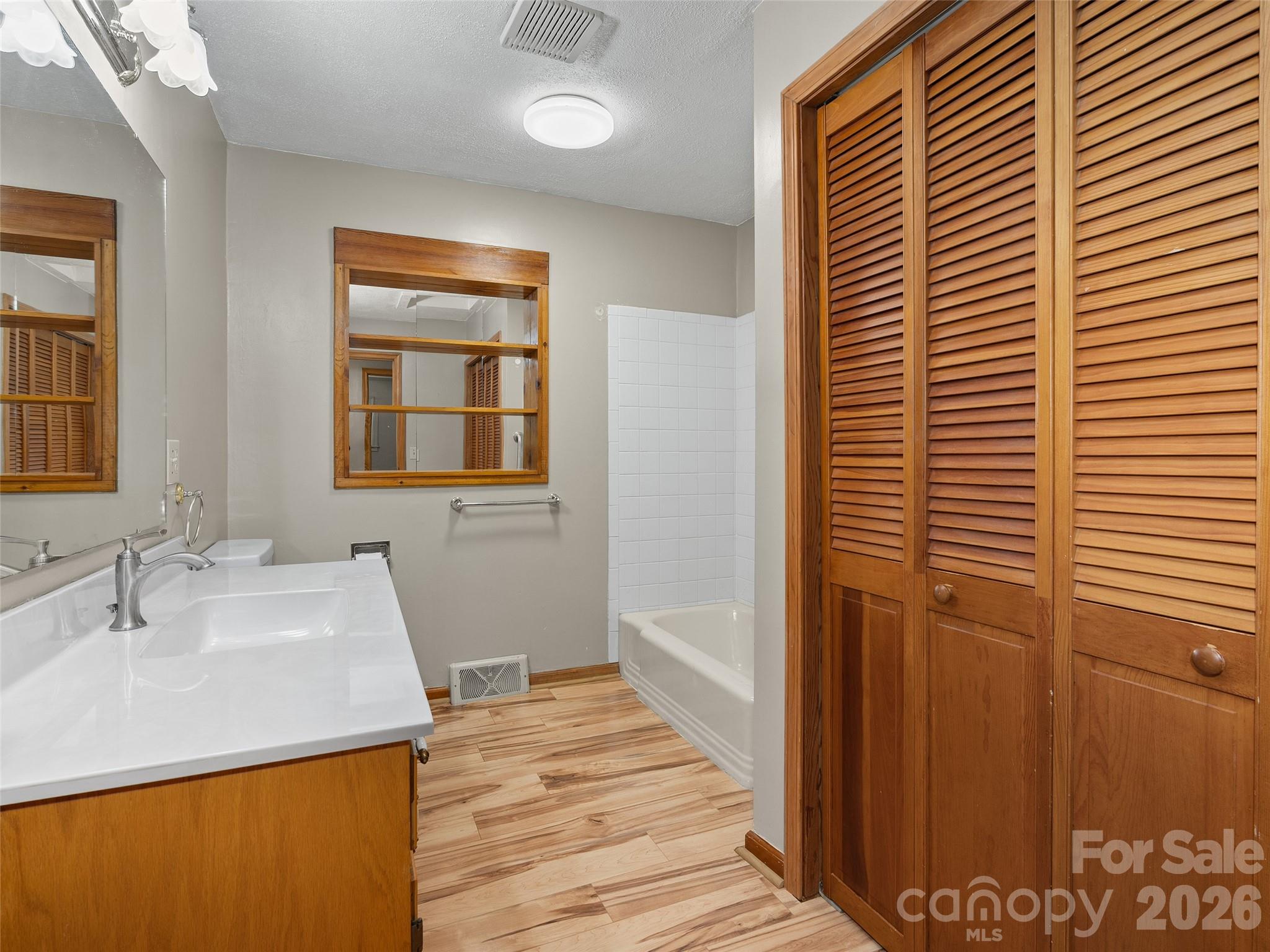 17 W Farley Street — Waynesville