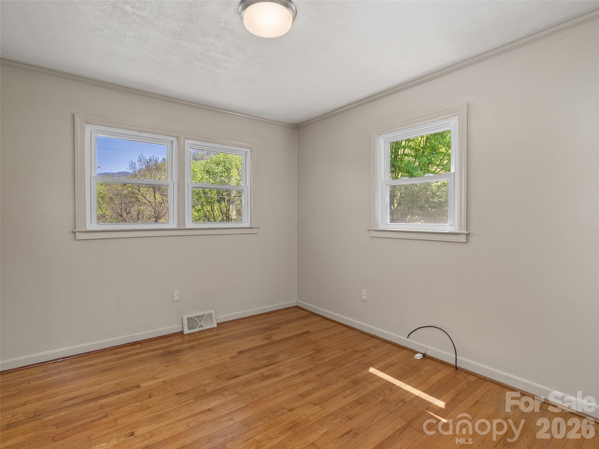 17 W Farley Street — Waynesville
