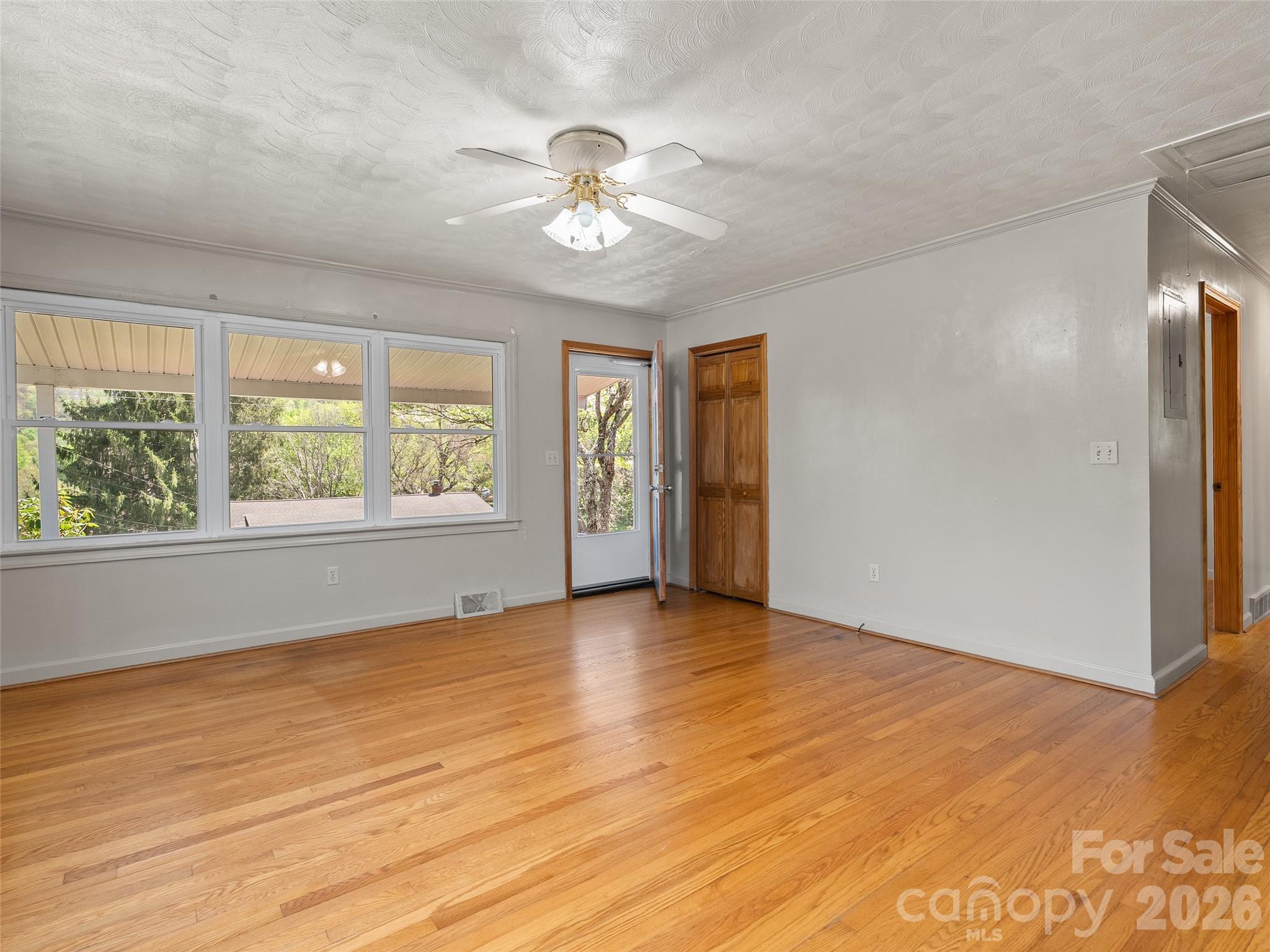 17 W Farley Street — Waynesville