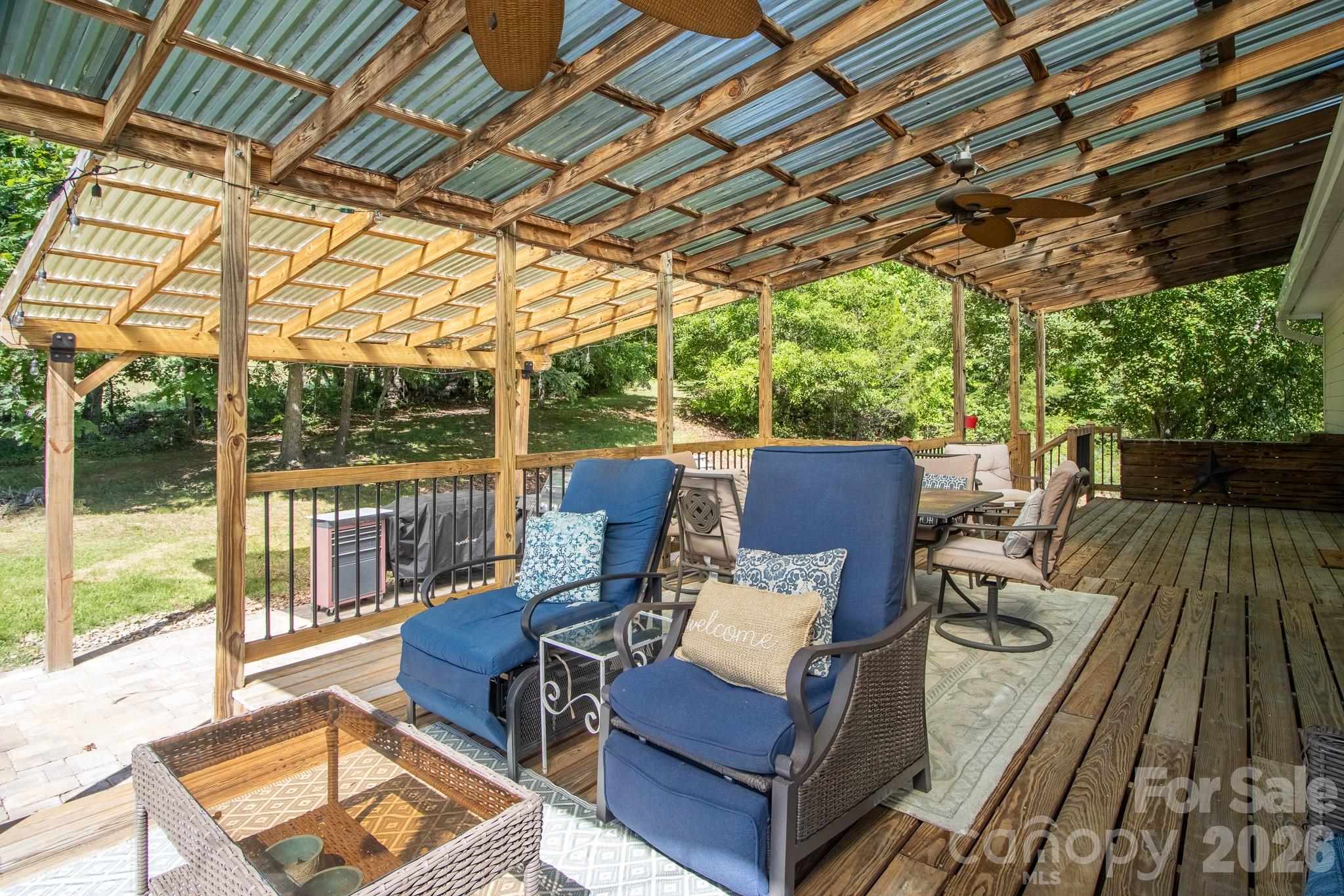 17 Squires Lane — Candler