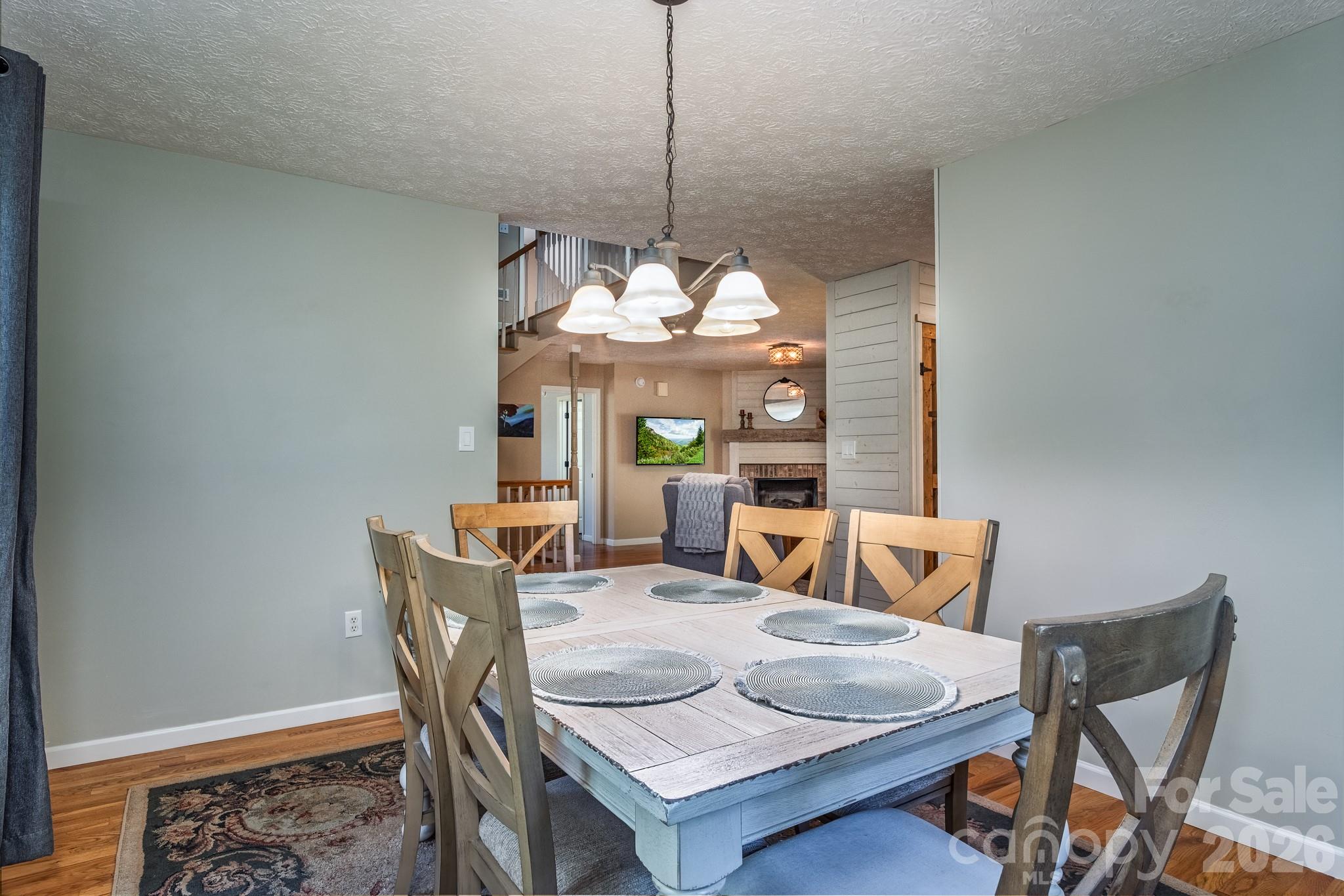 17 Squires Lane — Candler