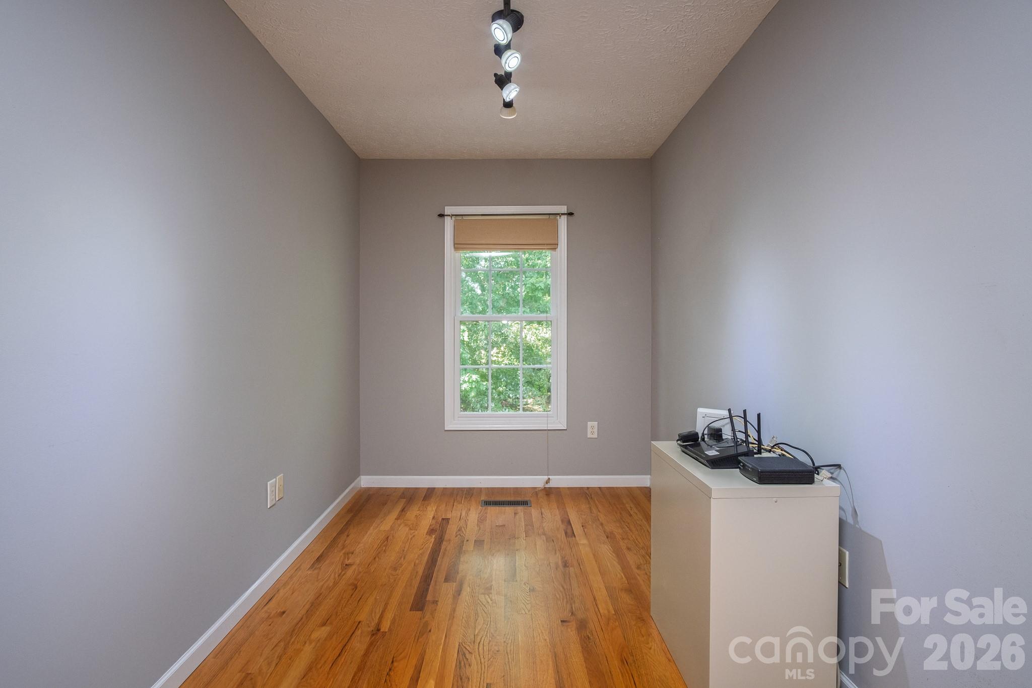 17 Squires Lane — Candler