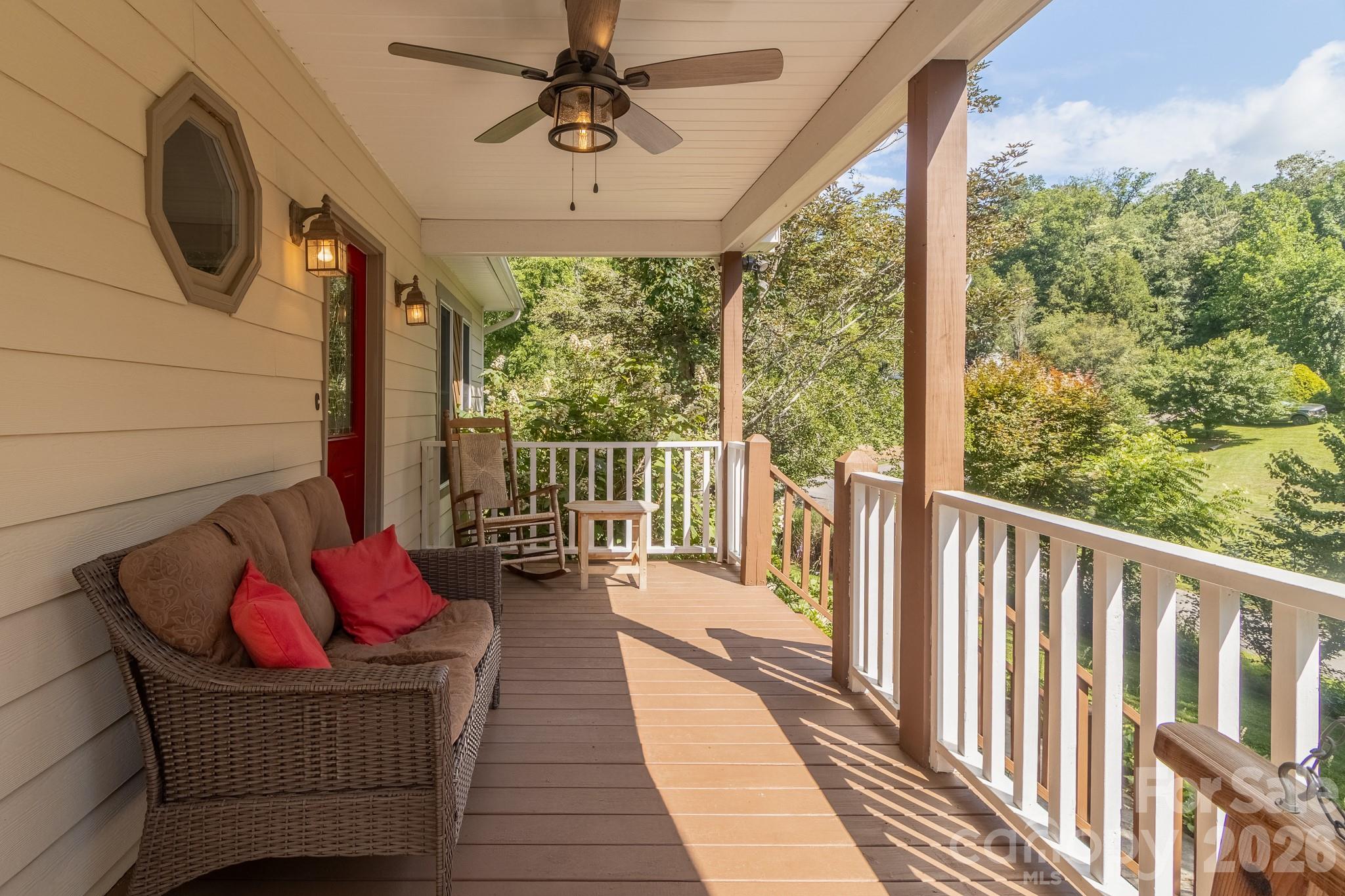 17 Squires Lane — Candler