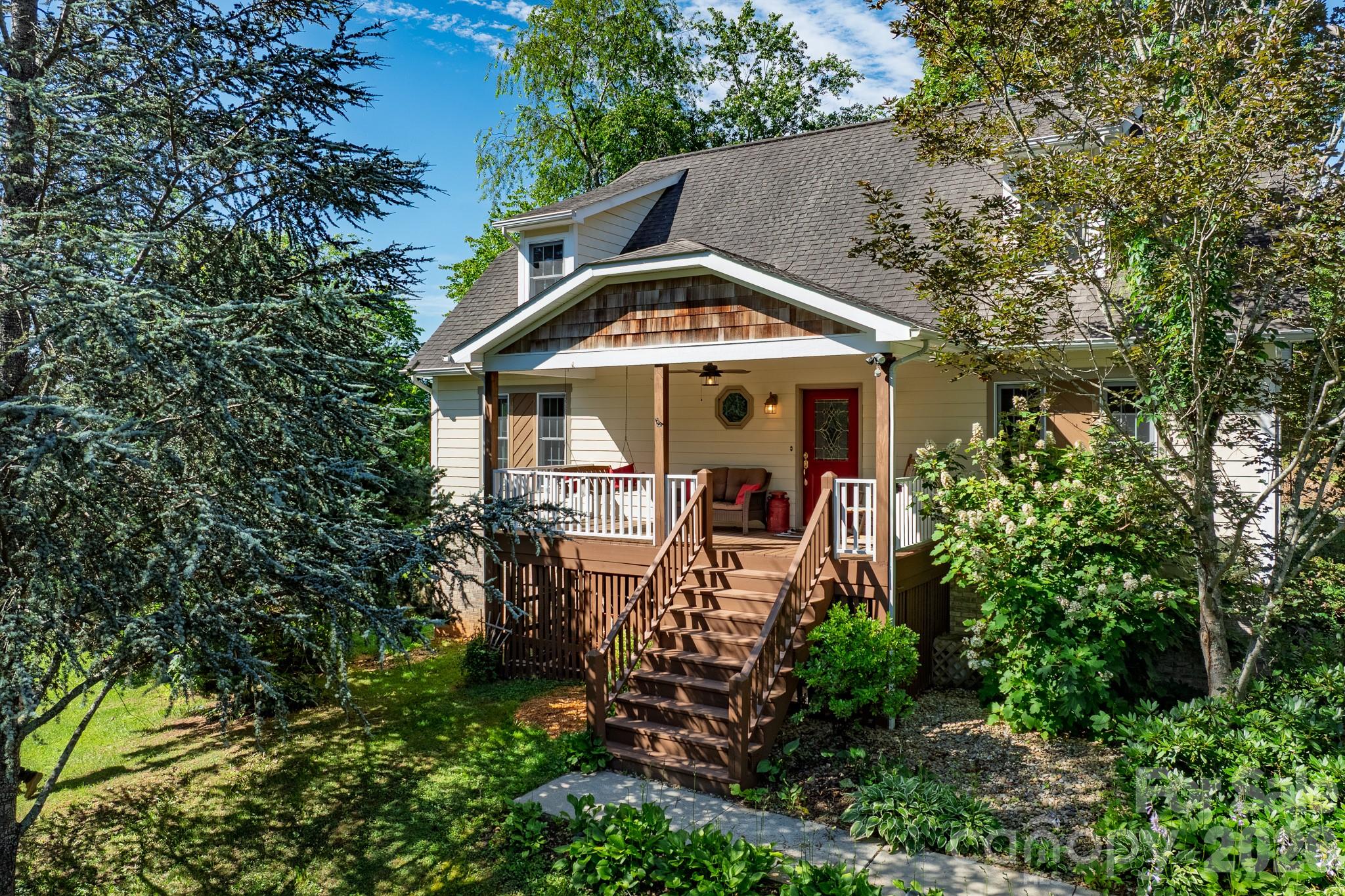 17 Squires Lane — Candler