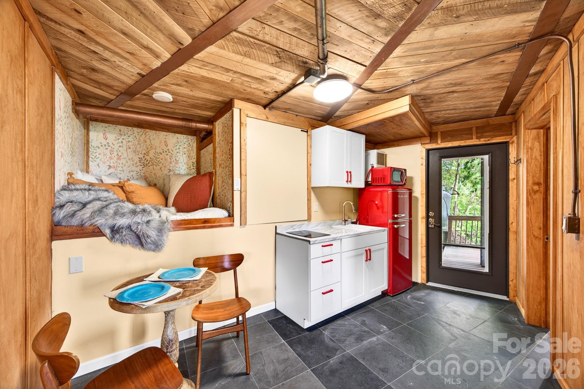 106 Windy Gap Road — Asheville