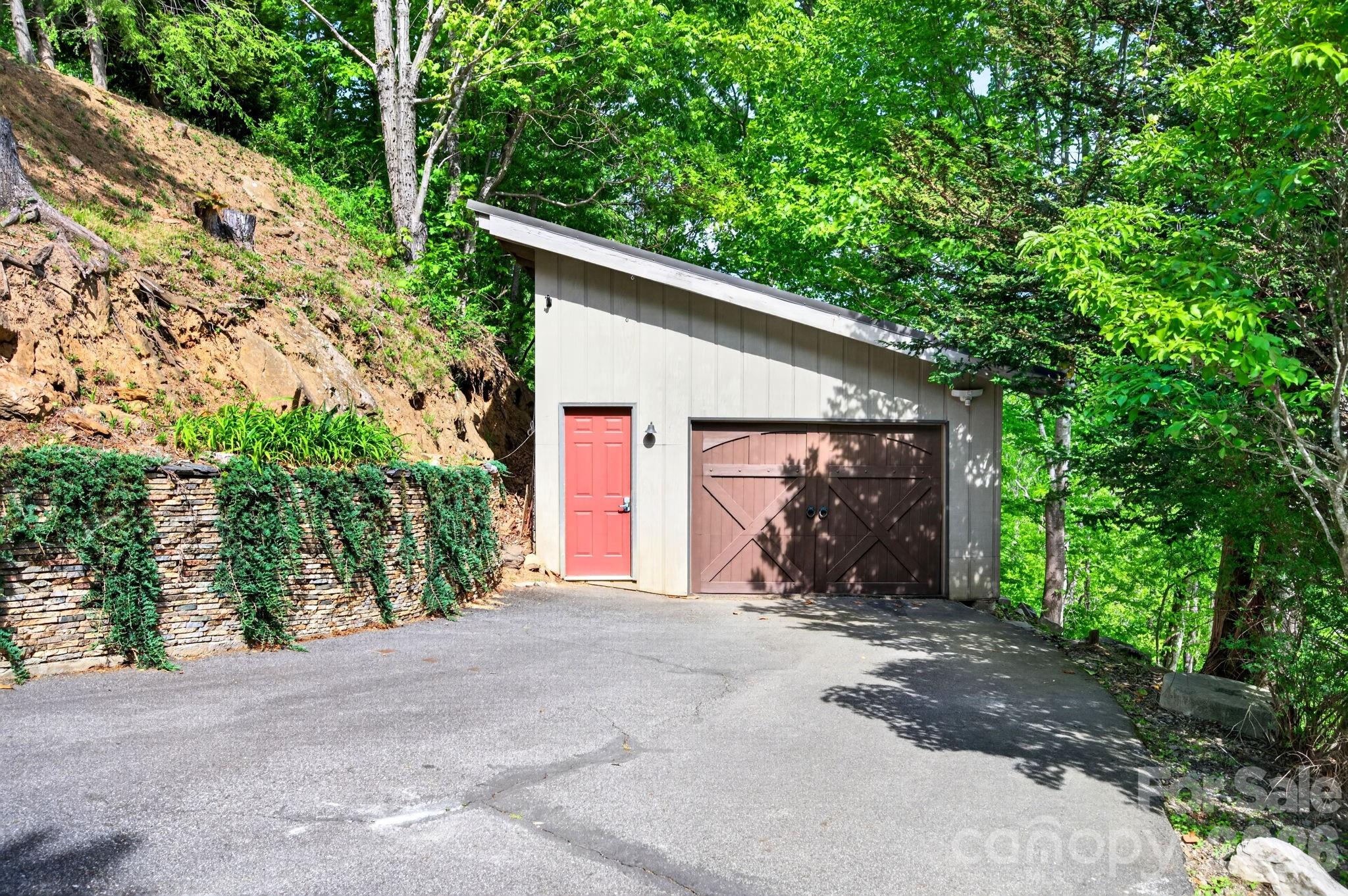 106 Windy Gap Road — Asheville