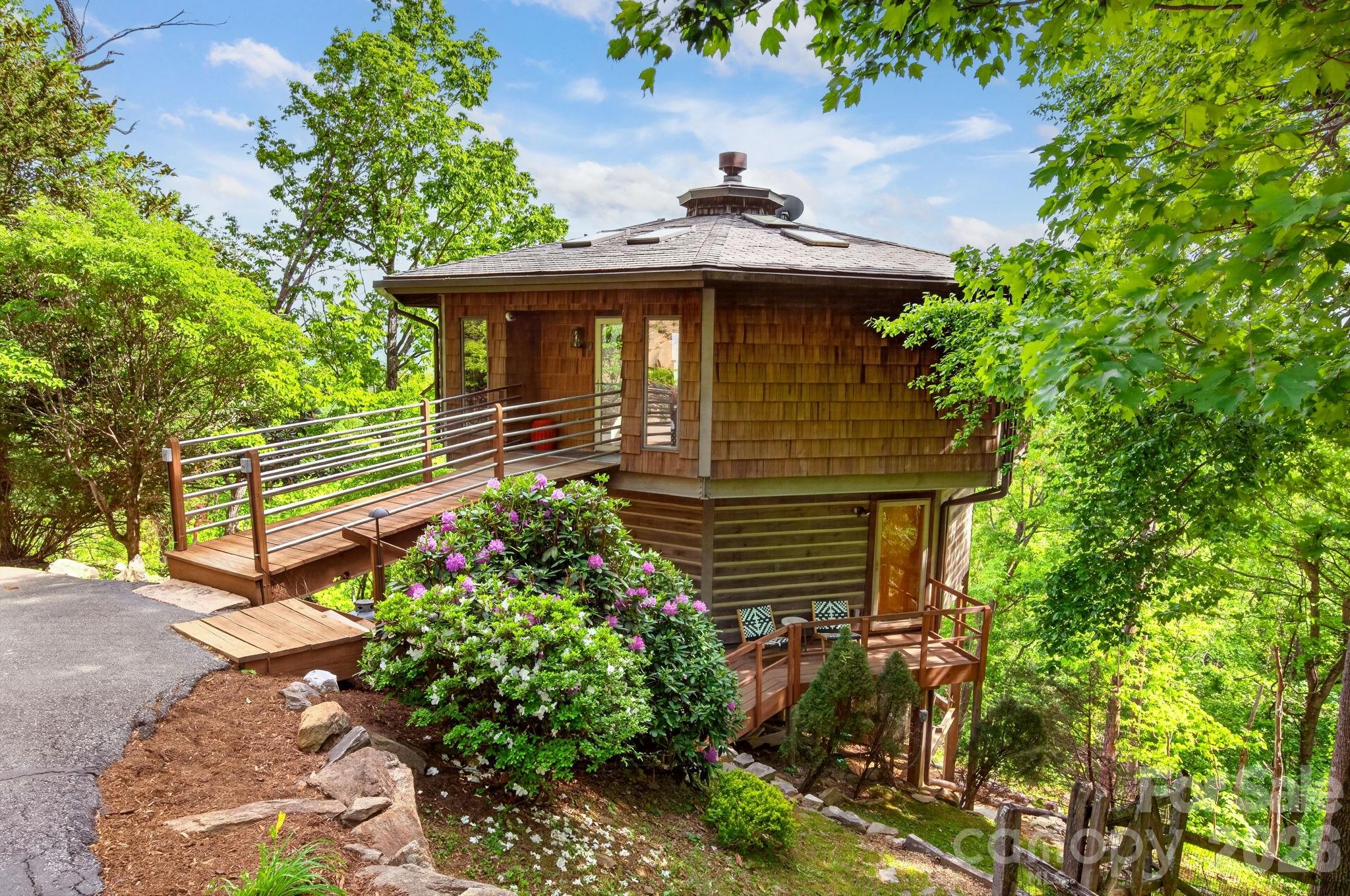 106 Windy Gap Road — Asheville