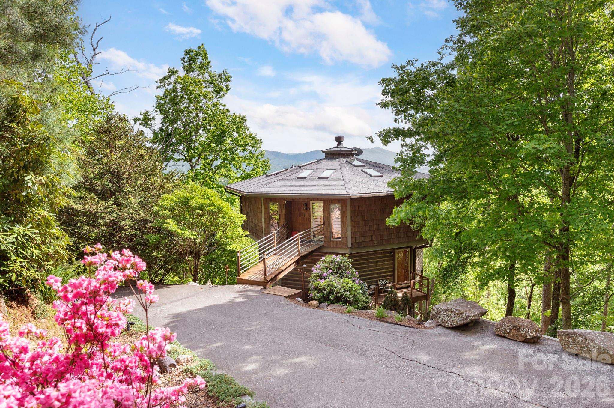 106 Windy Gap Road — Asheville
