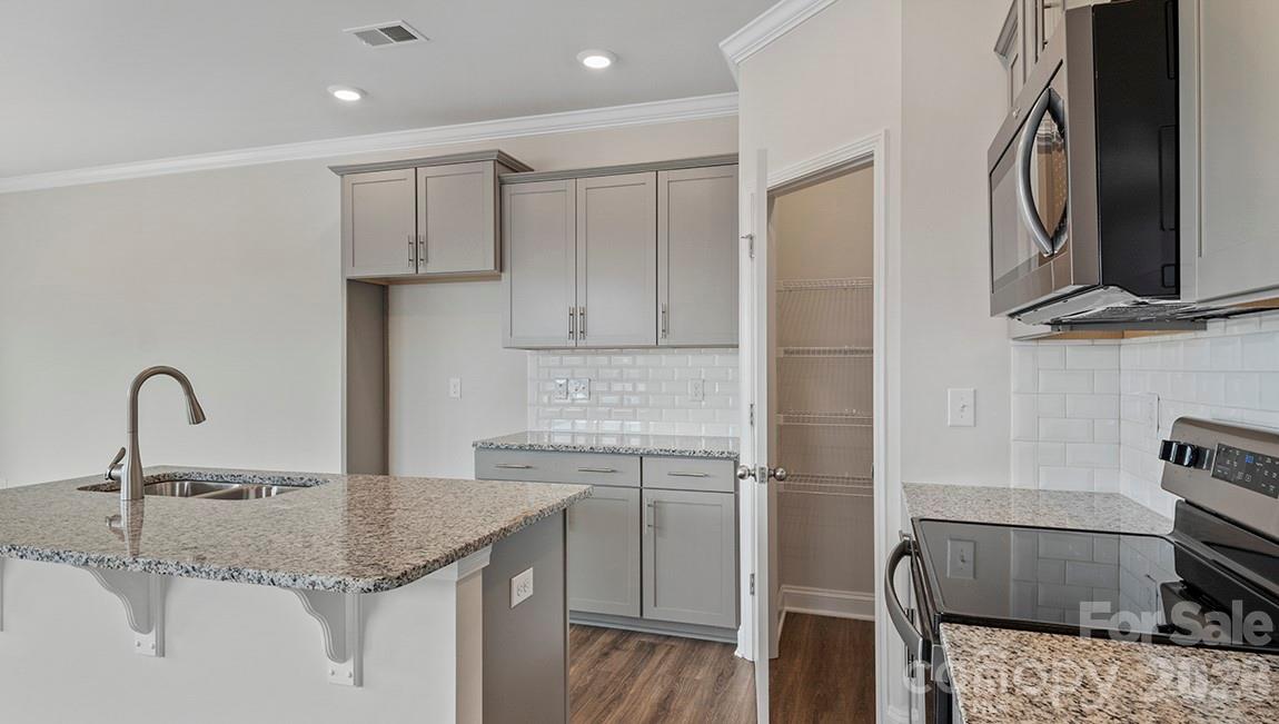 388 Creekview Road — Hendersonville