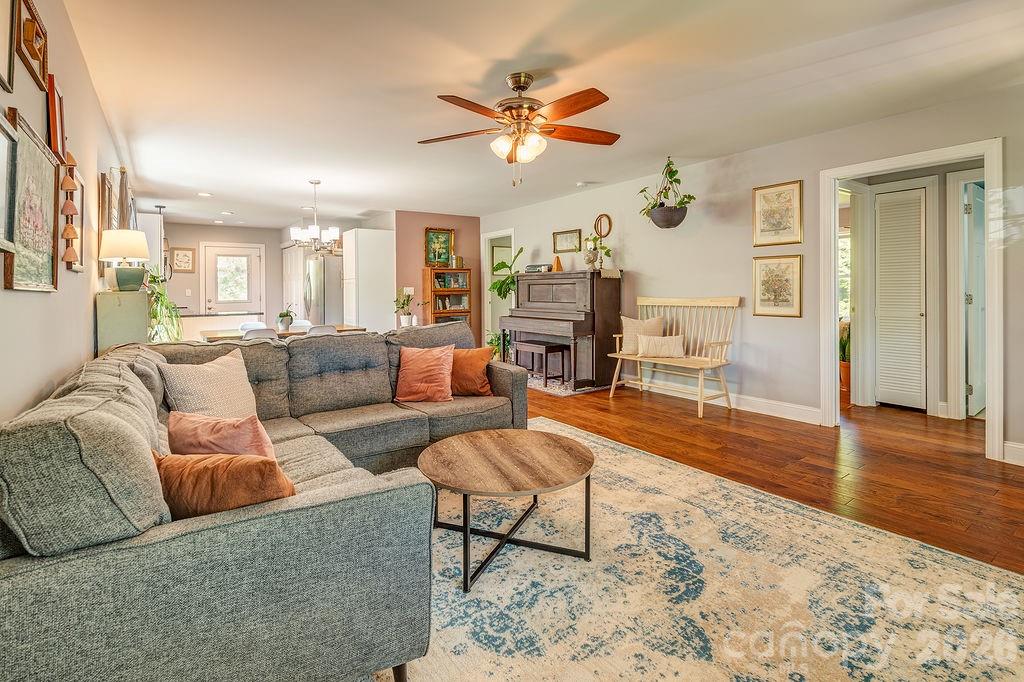 20 Plemmons Street — Asheville