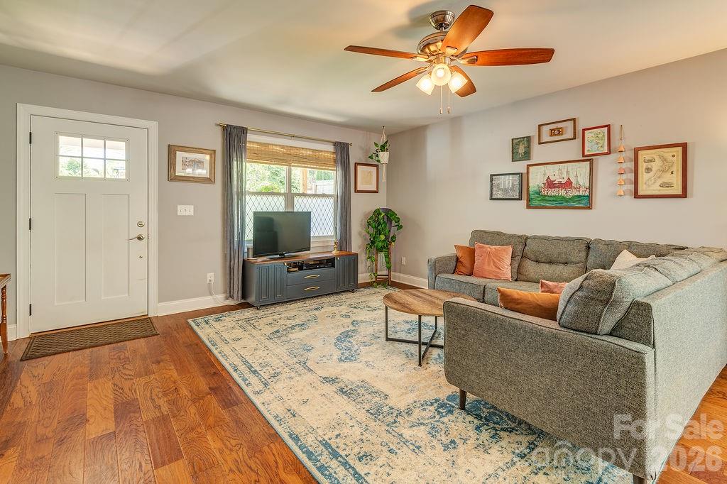20 Plemmons Street — Asheville