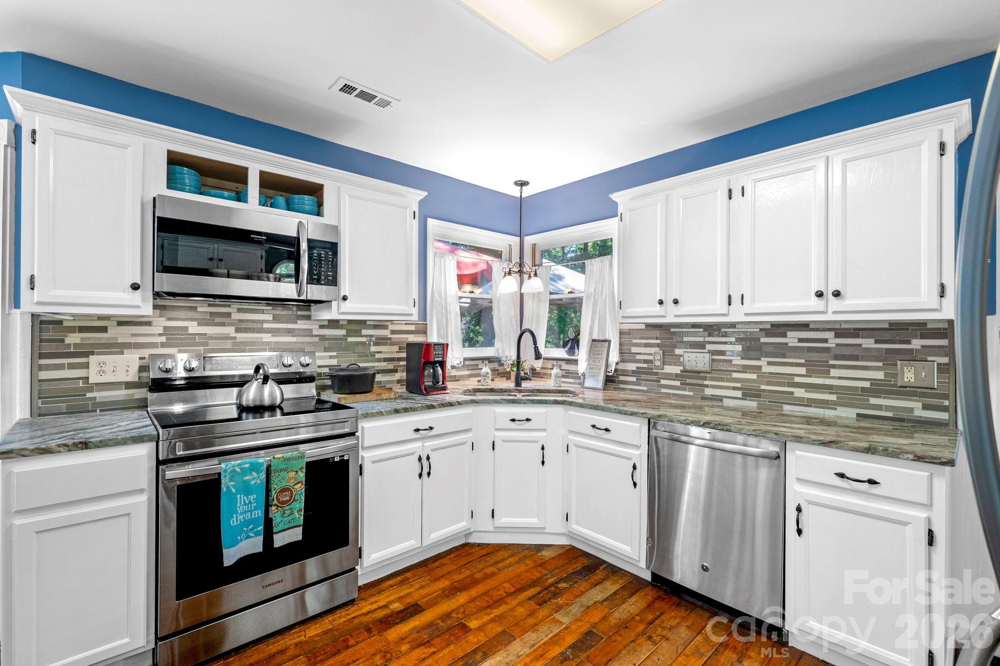 2133 Highland View Lane — Charlotte