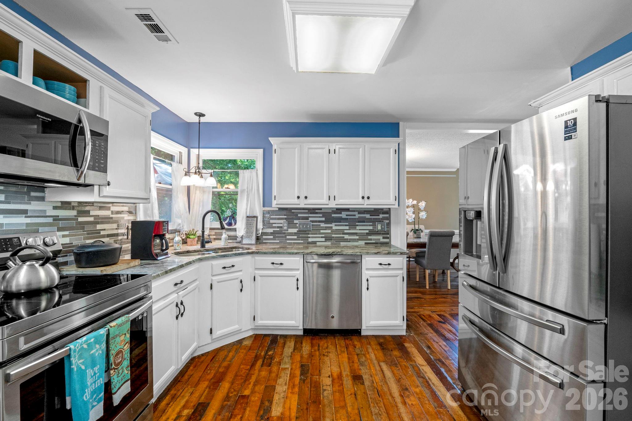 2133 Highland View Lane — Charlotte