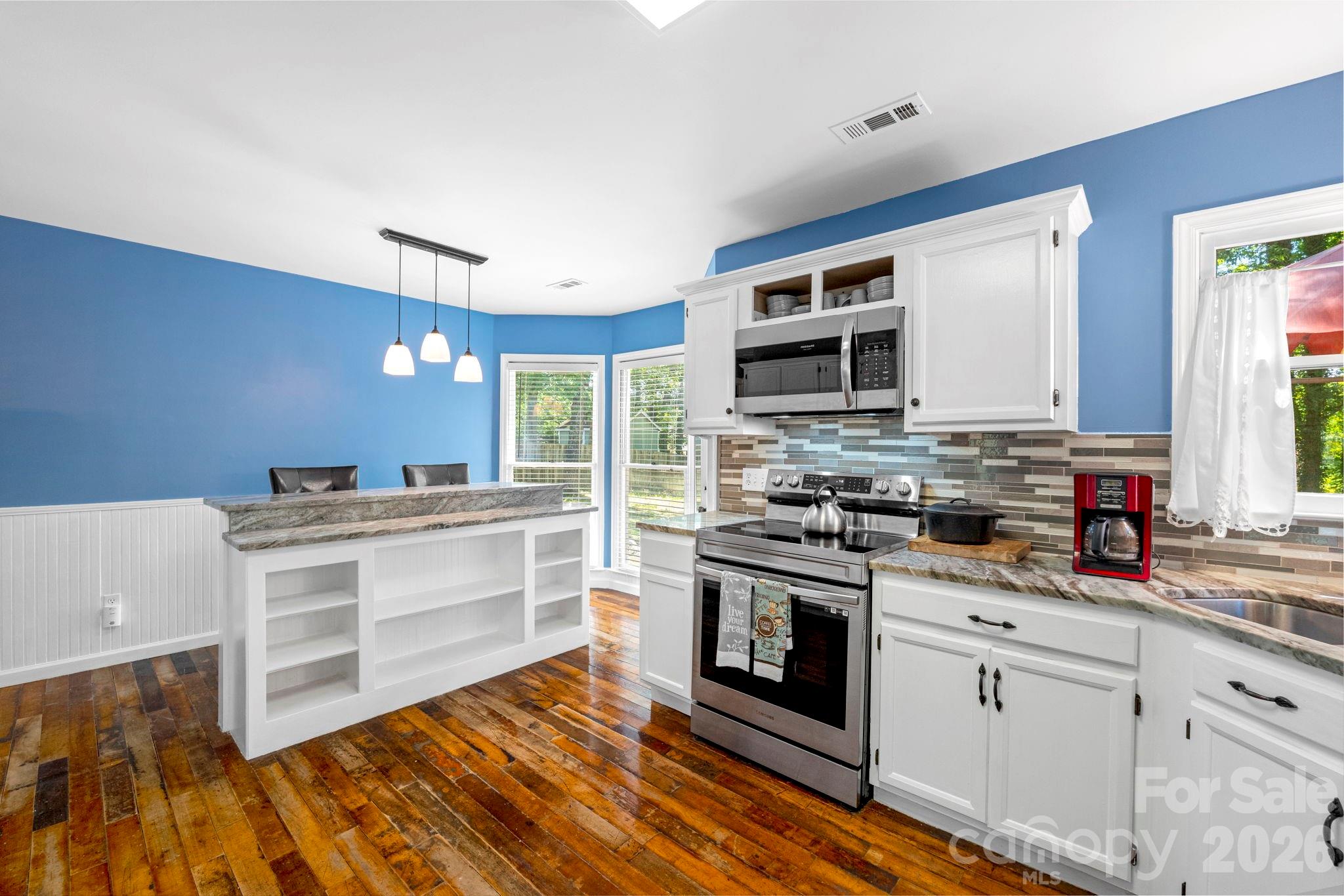 2133 Highland View Lane — Charlotte