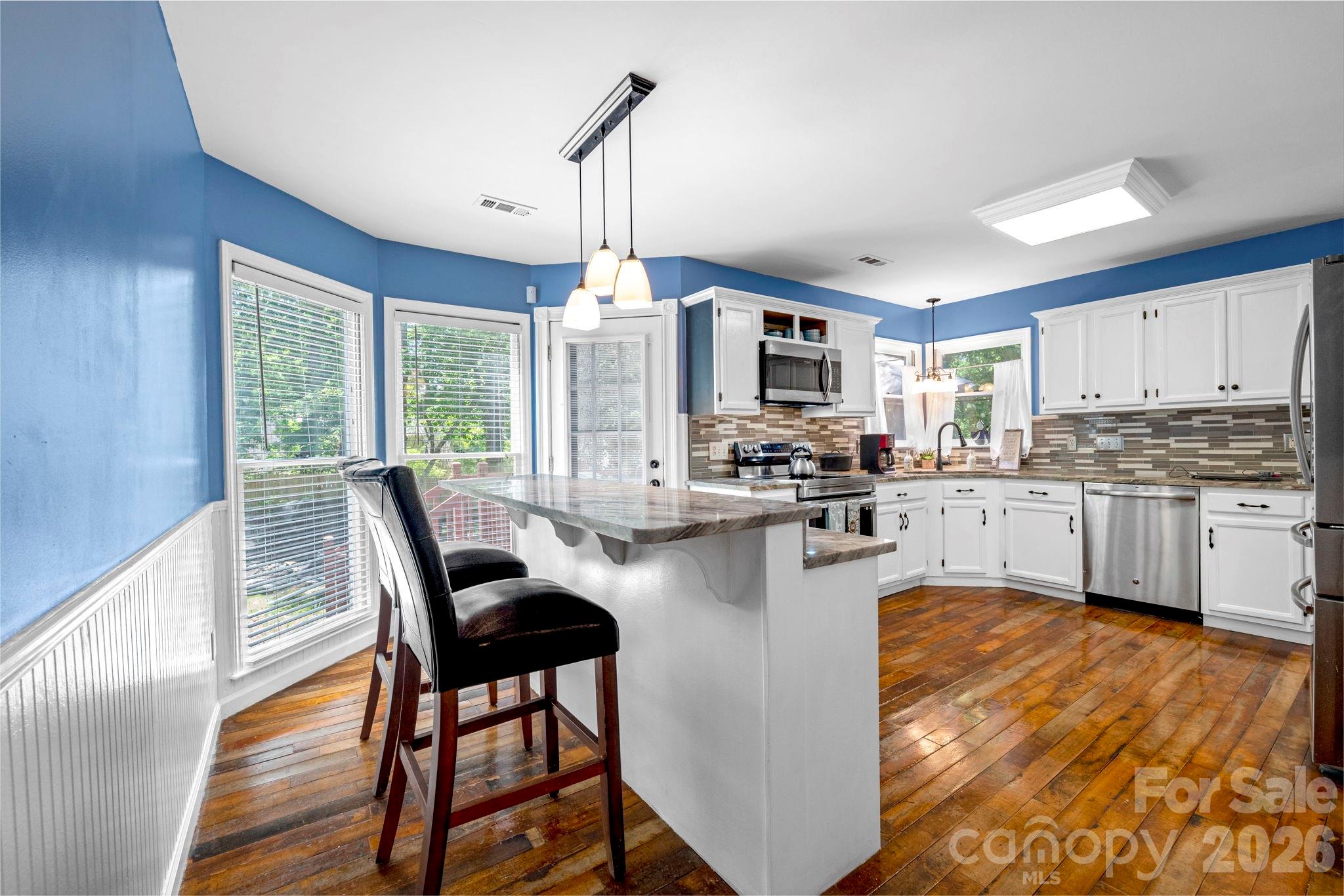2133 Highland View Lane — Charlotte