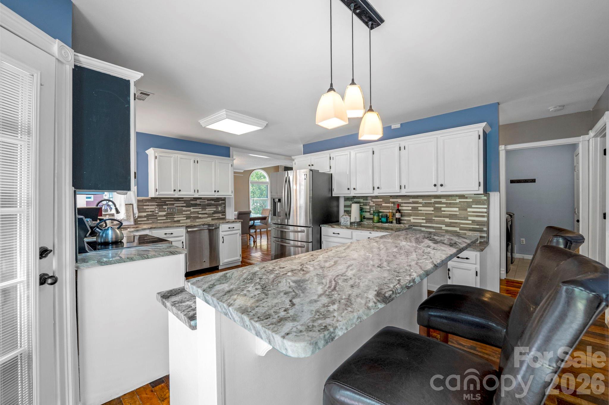 2133 Highland View Lane — Charlotte