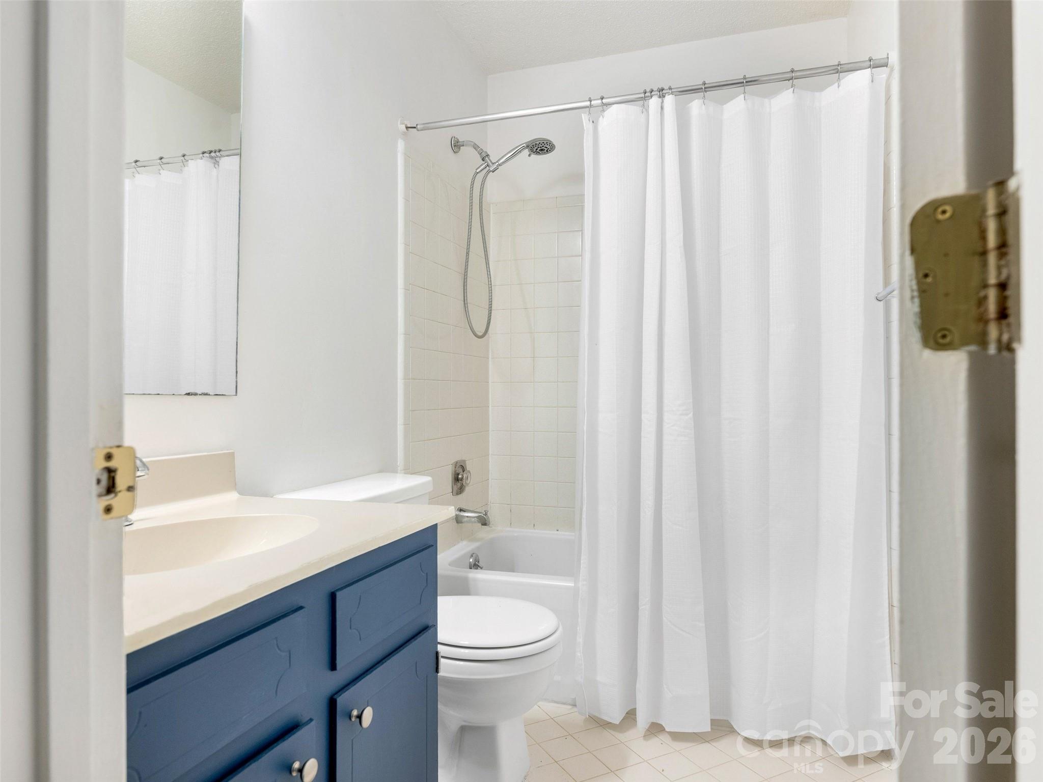 7811 Winterset Drive — Charlotte
