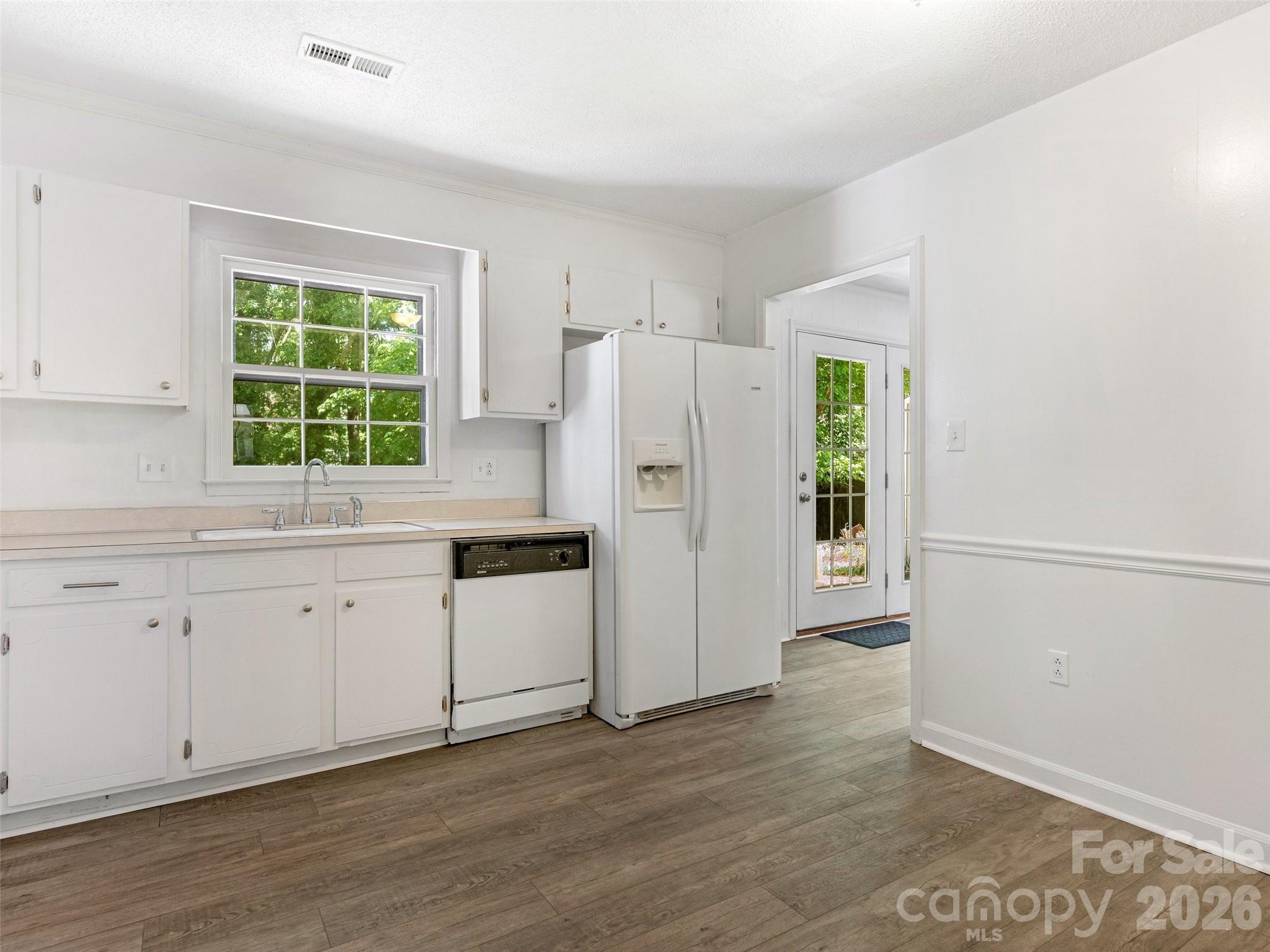7811 Winterset Drive — Charlotte