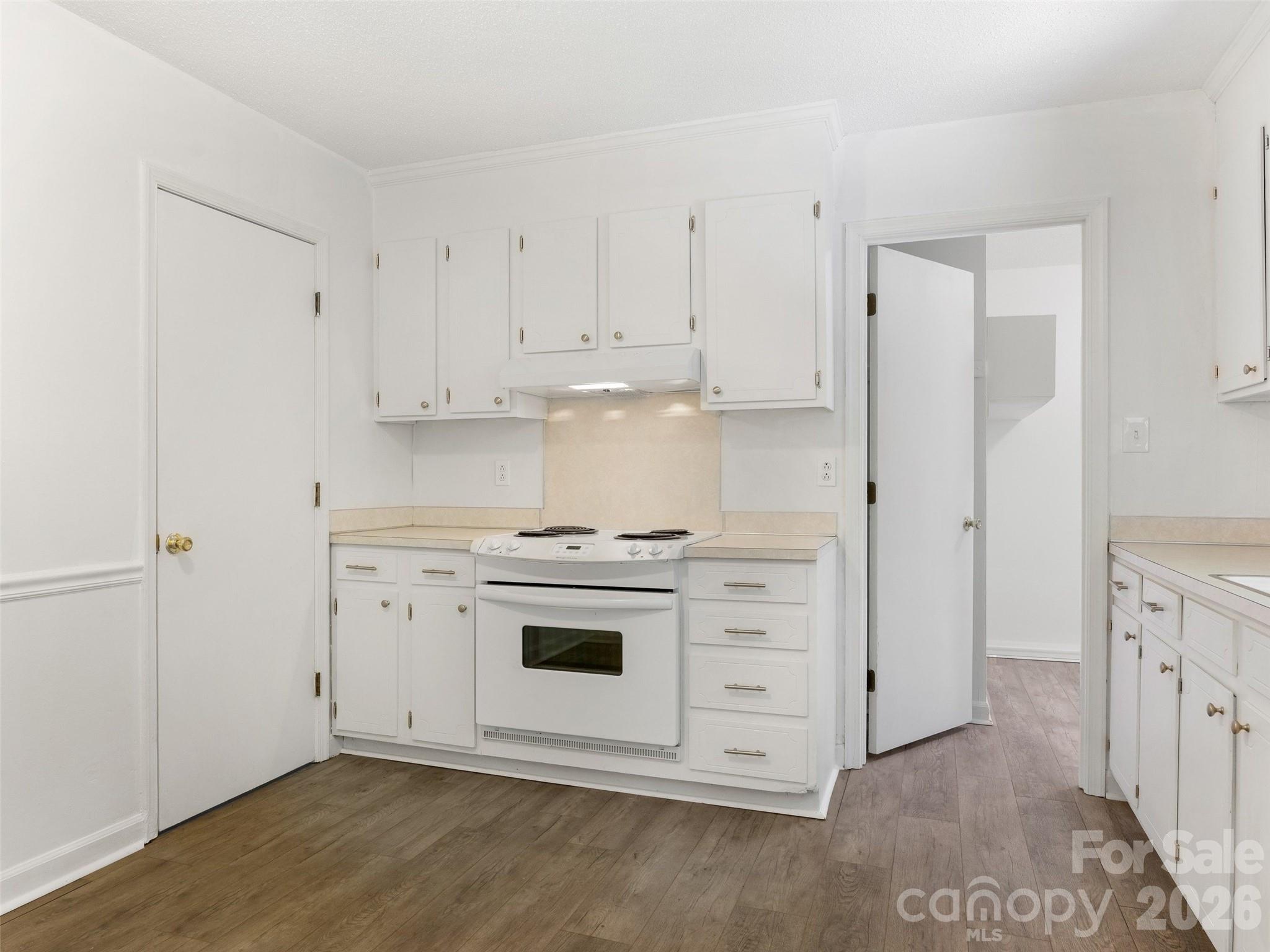 7811 Winterset Drive — Charlotte