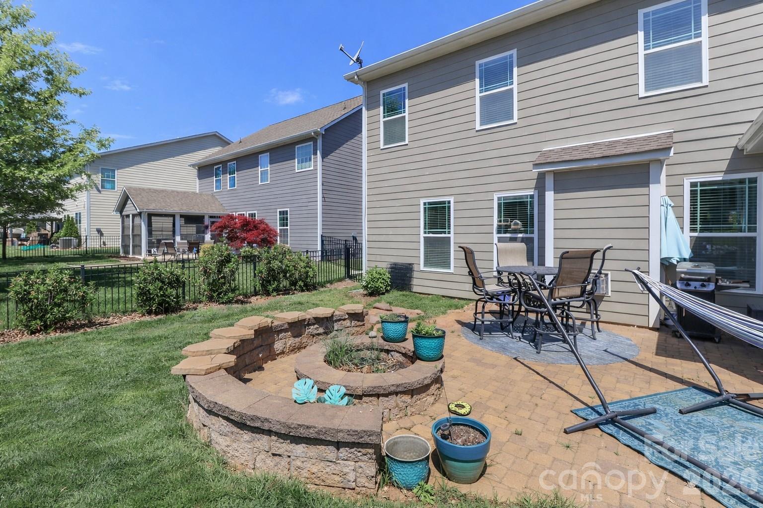 117 Tomahawk Drive — Mooresville