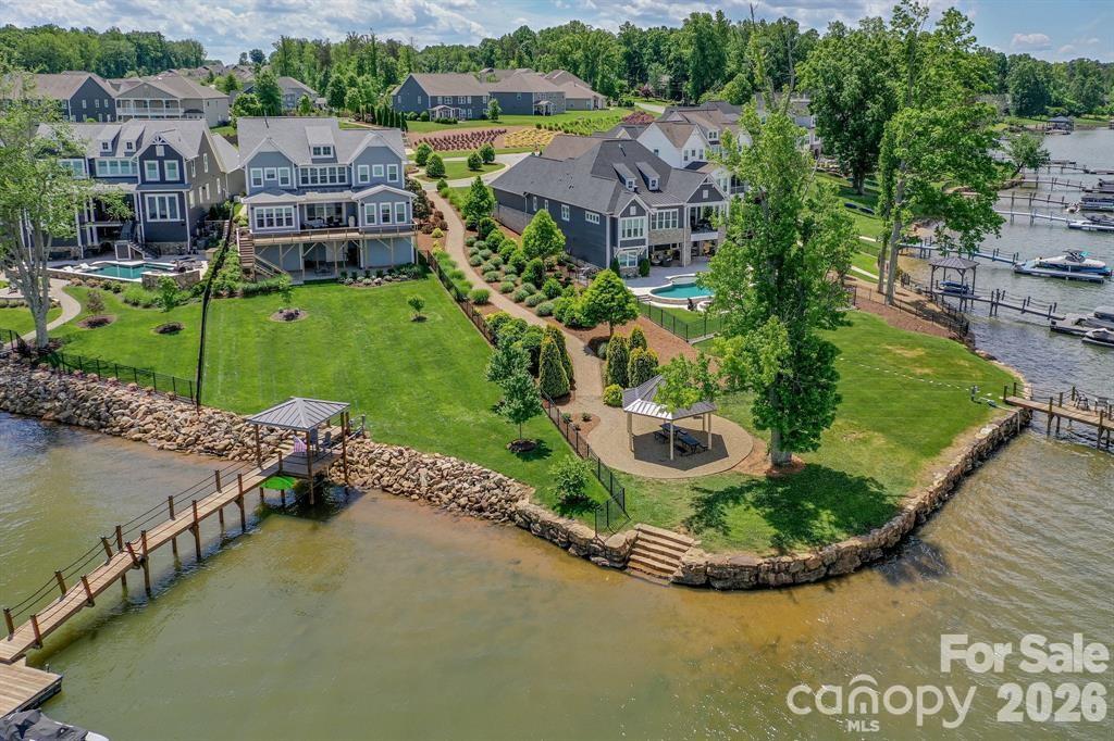 117 Tomahawk Drive — Mooresville