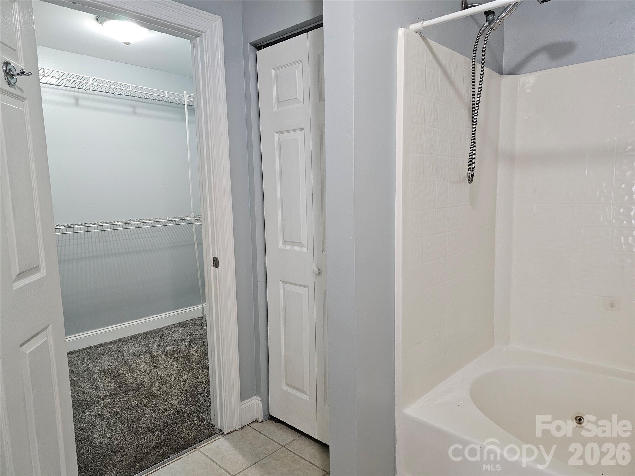 2843 Lakeshore Drive — Chester
