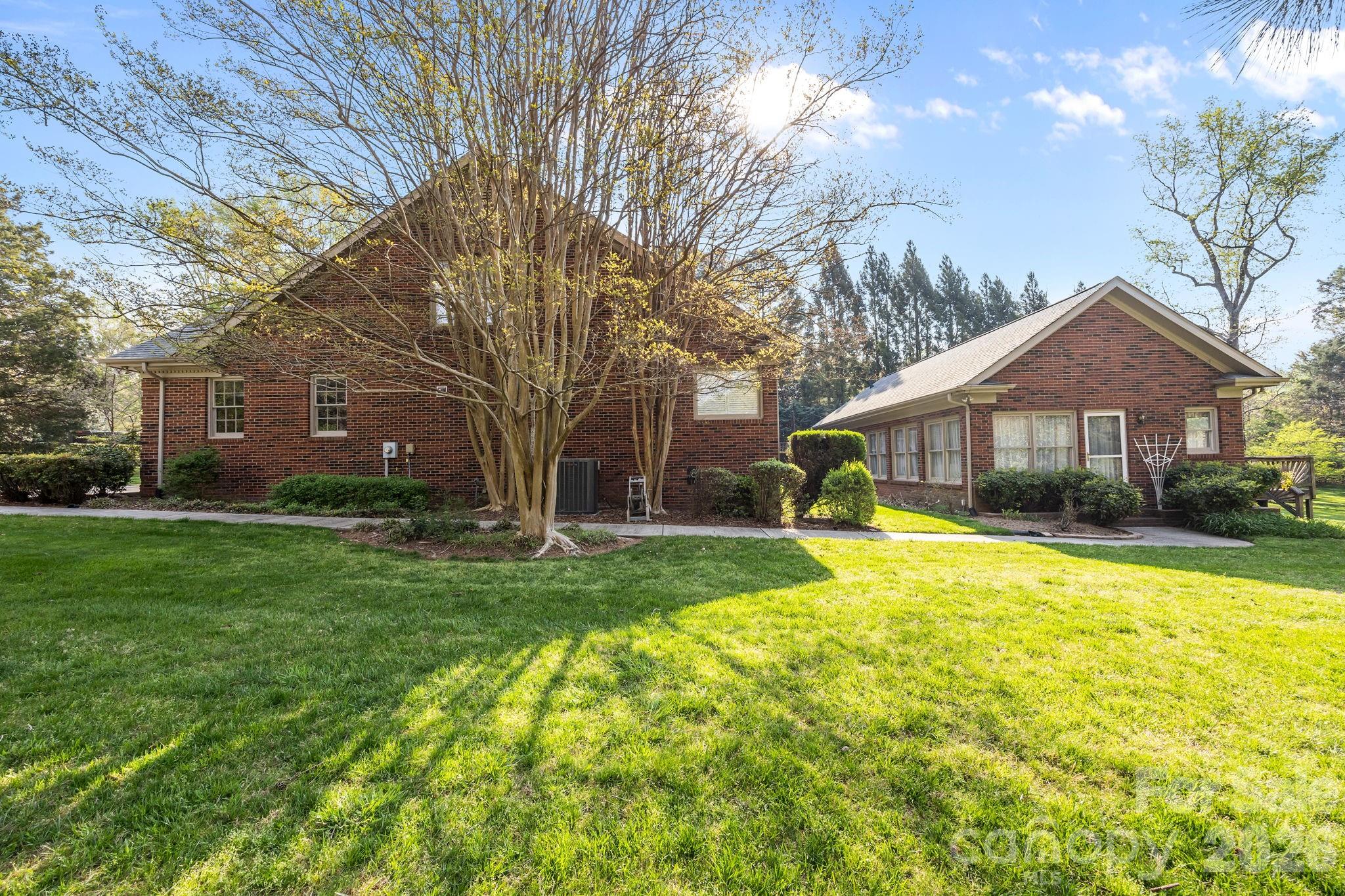3325 Tilley Morris Road — Matthews