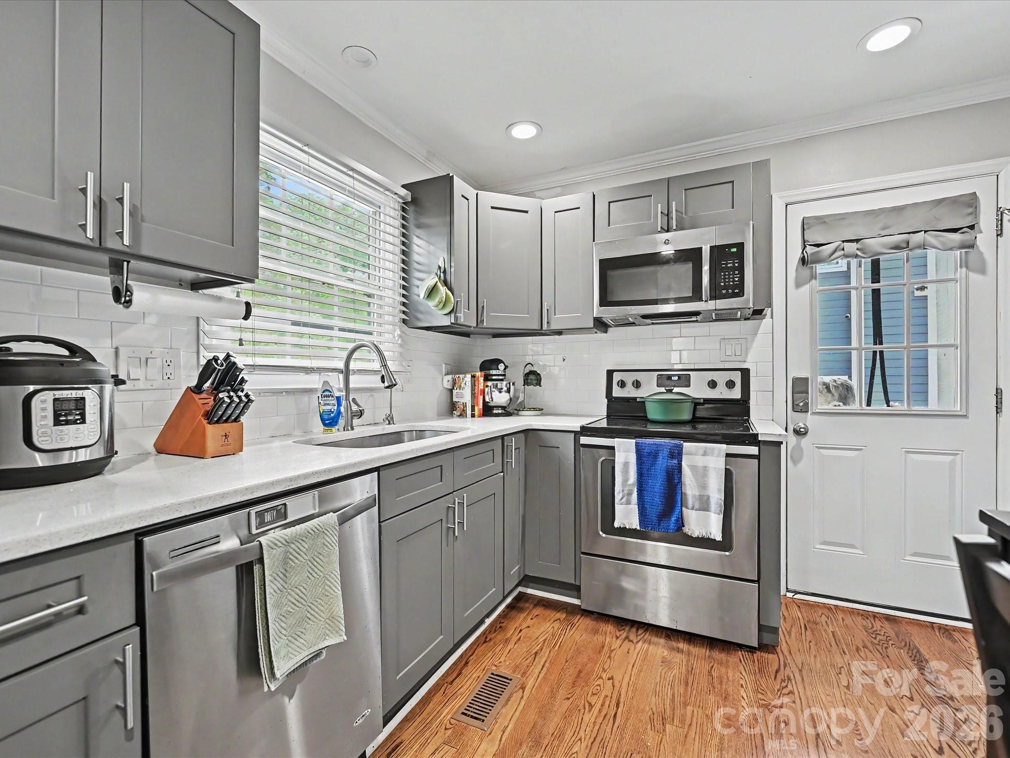 115 N Gardner Avenue — Charlotte
