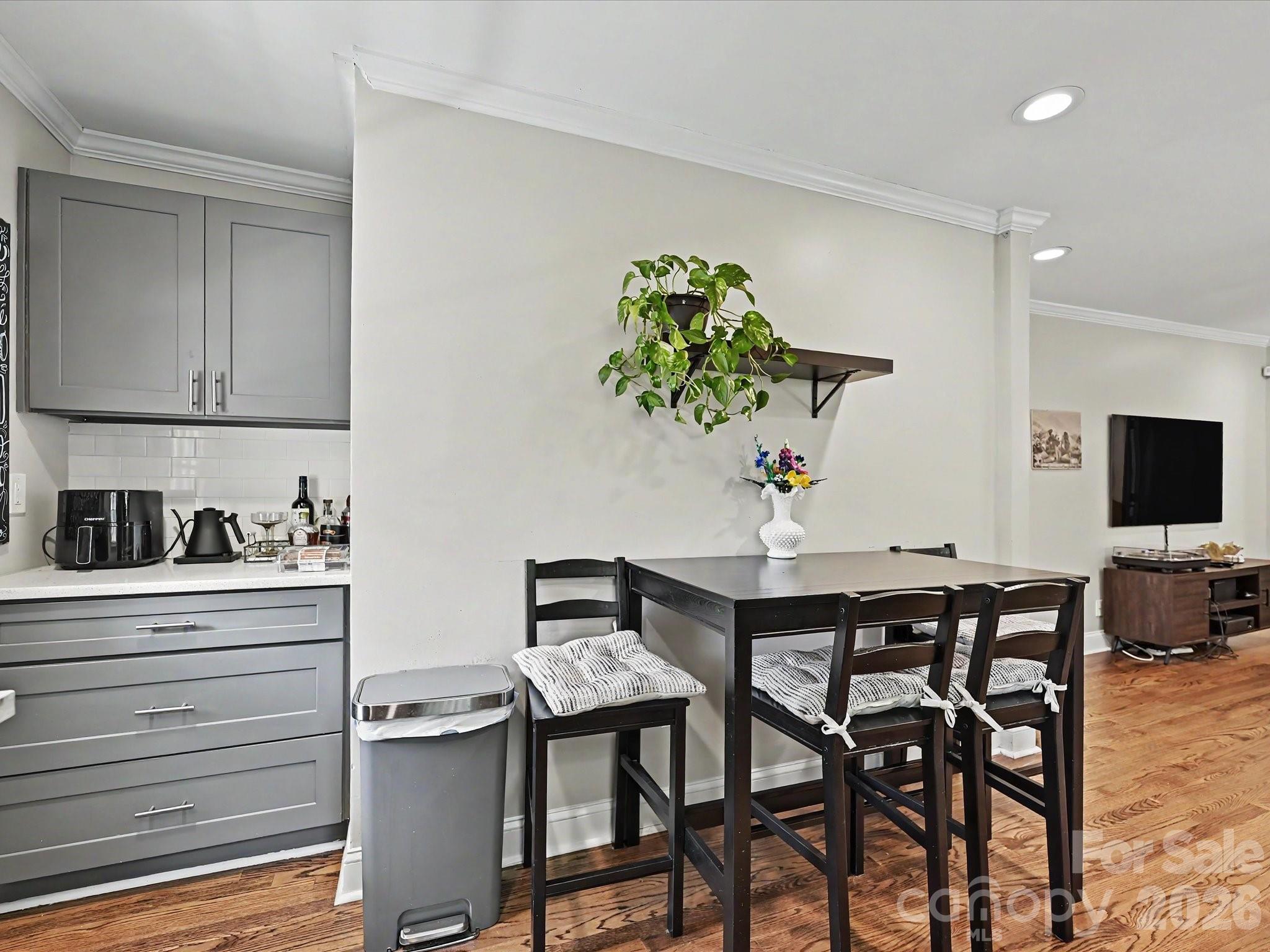 115 N Gardner Avenue — Charlotte