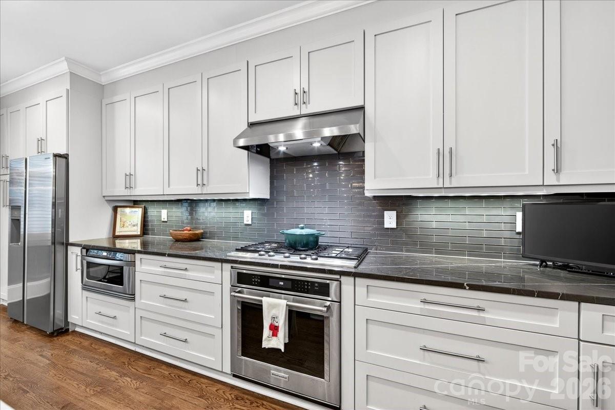 202 Perrin Place — Charlotte