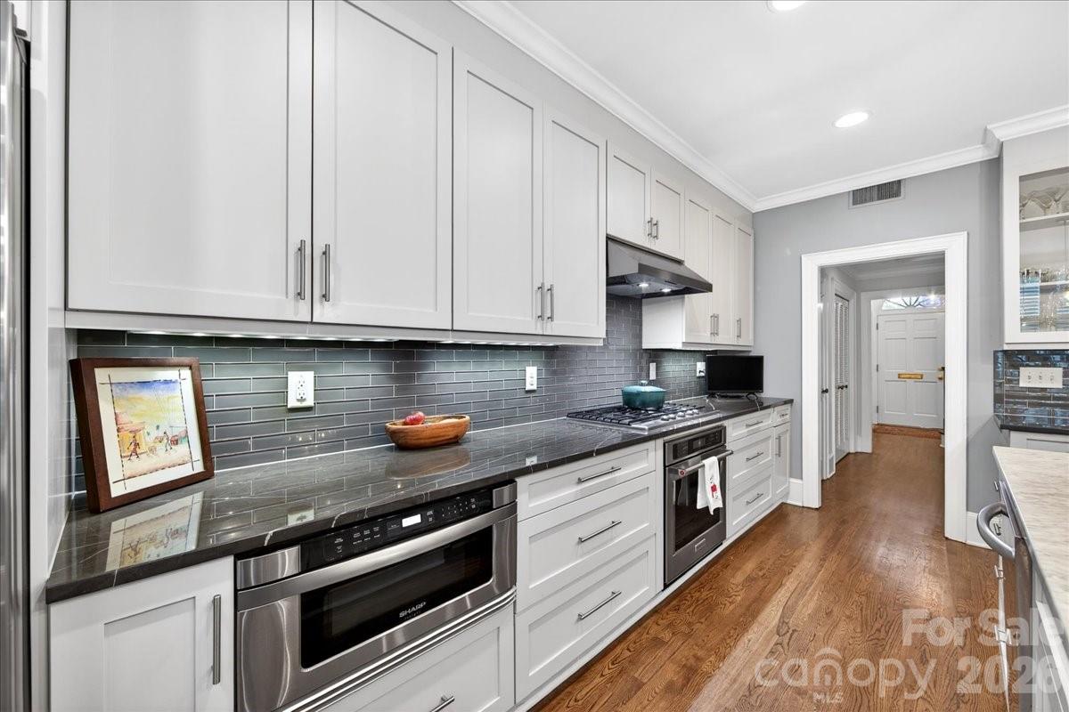 202 Perrin Place — Charlotte