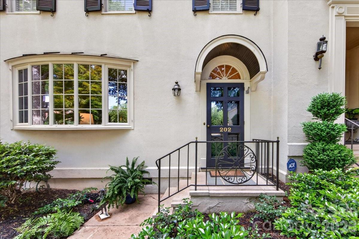 202 Perrin Place — Charlotte