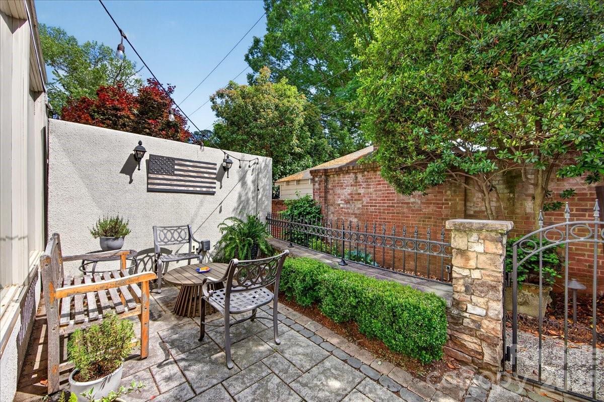 202 Perrin Place — Charlotte